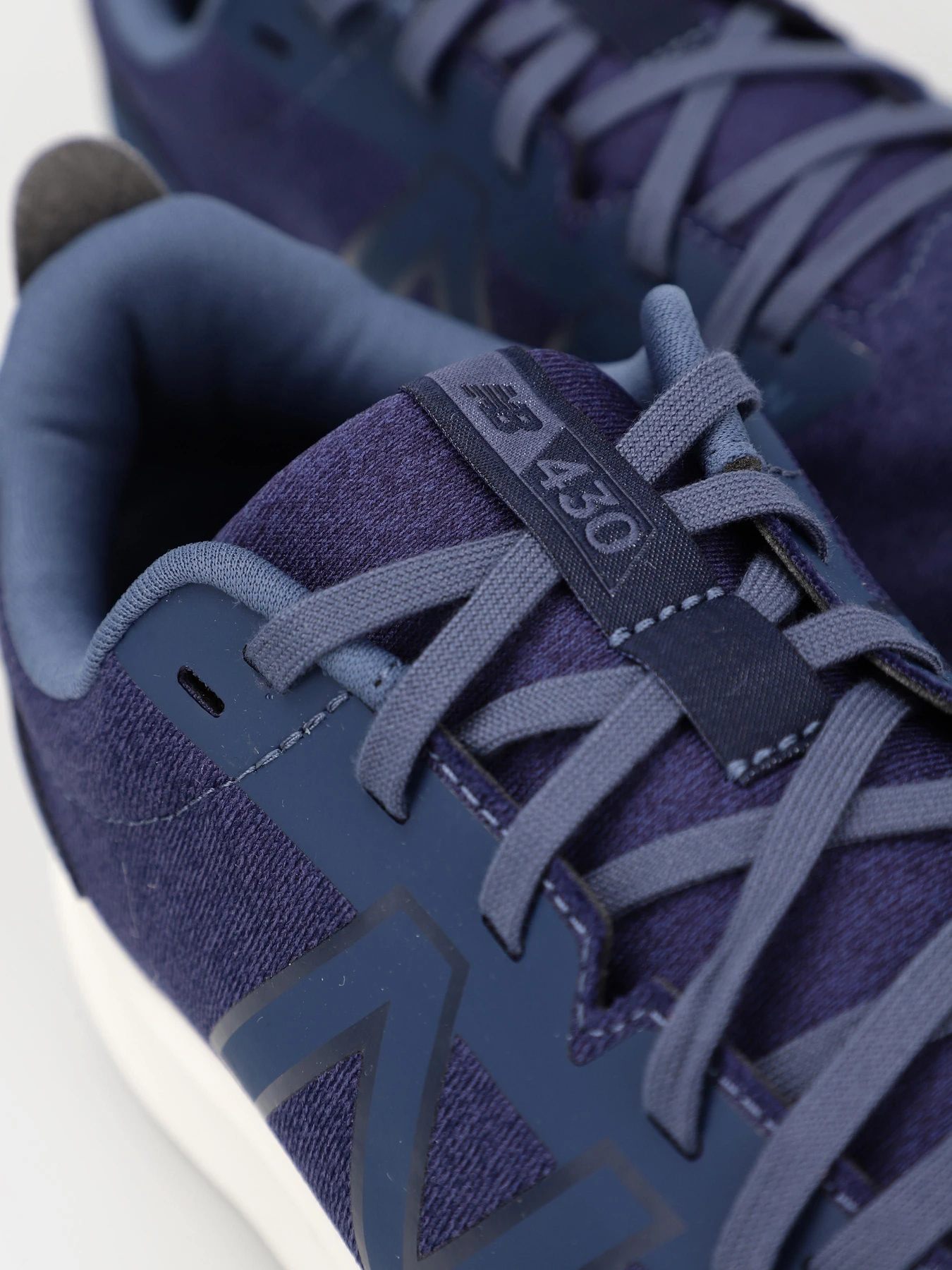 Кросівки New Balance 430 V2 модель ME430RN2 Кросівки New Balance 430 V2 модель ME430RN2 Фото