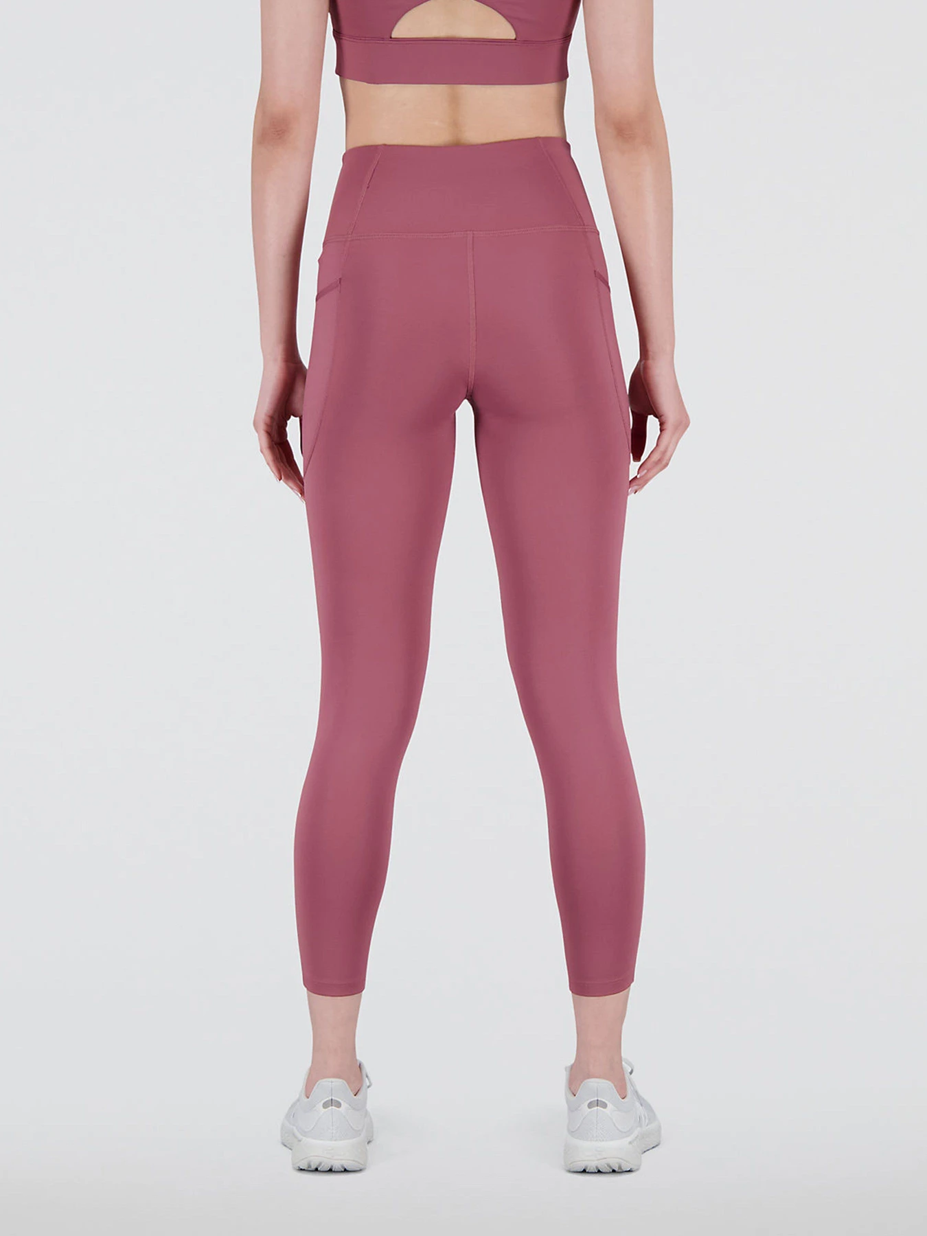 Брюки New Balance Shape Shield модель WP21112WAD Брюки New Balance Shape Shield модель WP21112WAD Фото
