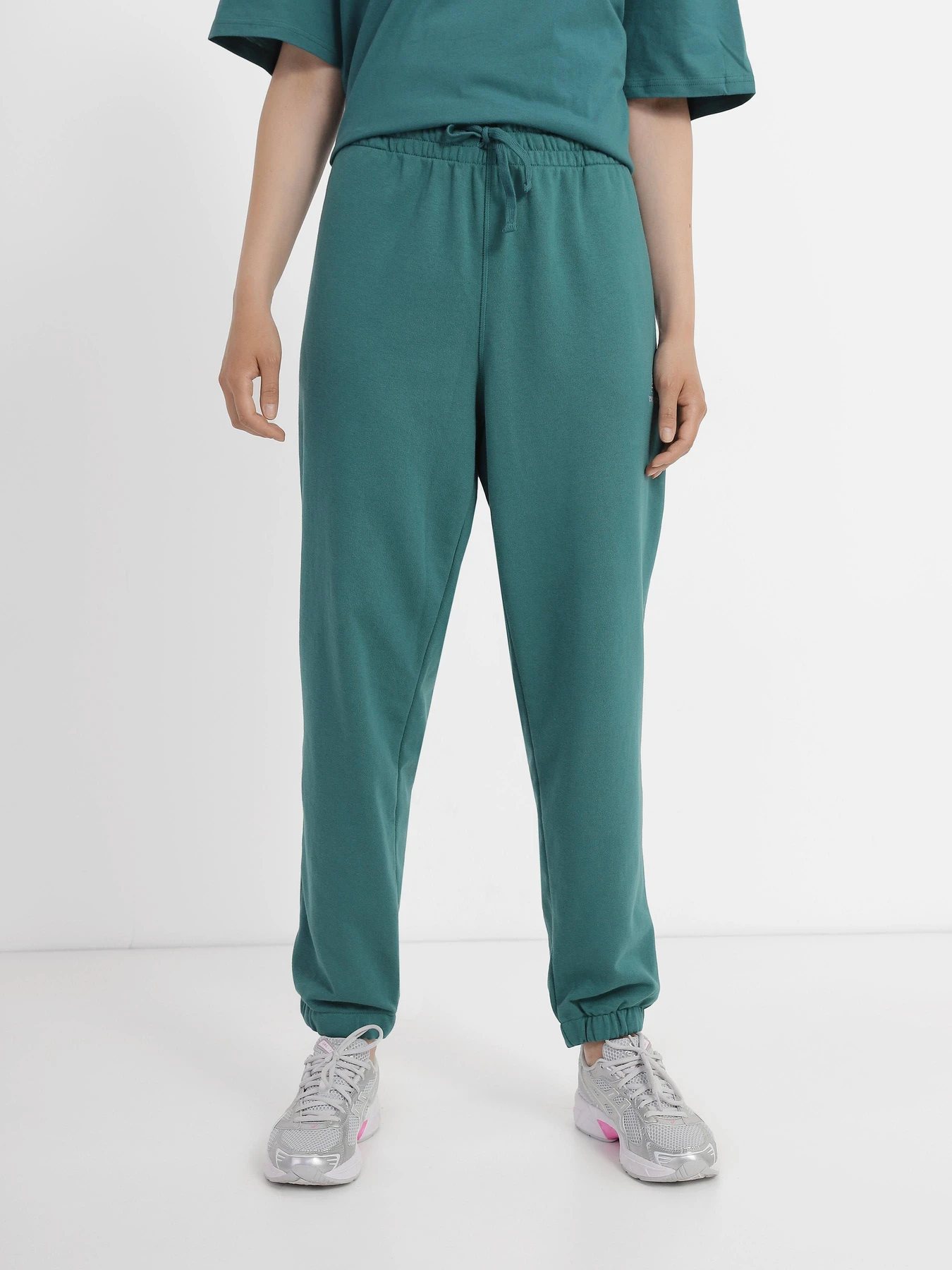 Брюки New Balance Uni-ssentials модель UP21500VDA Брюки New Balance Uni-ssentials модель UP21500VDA Фото