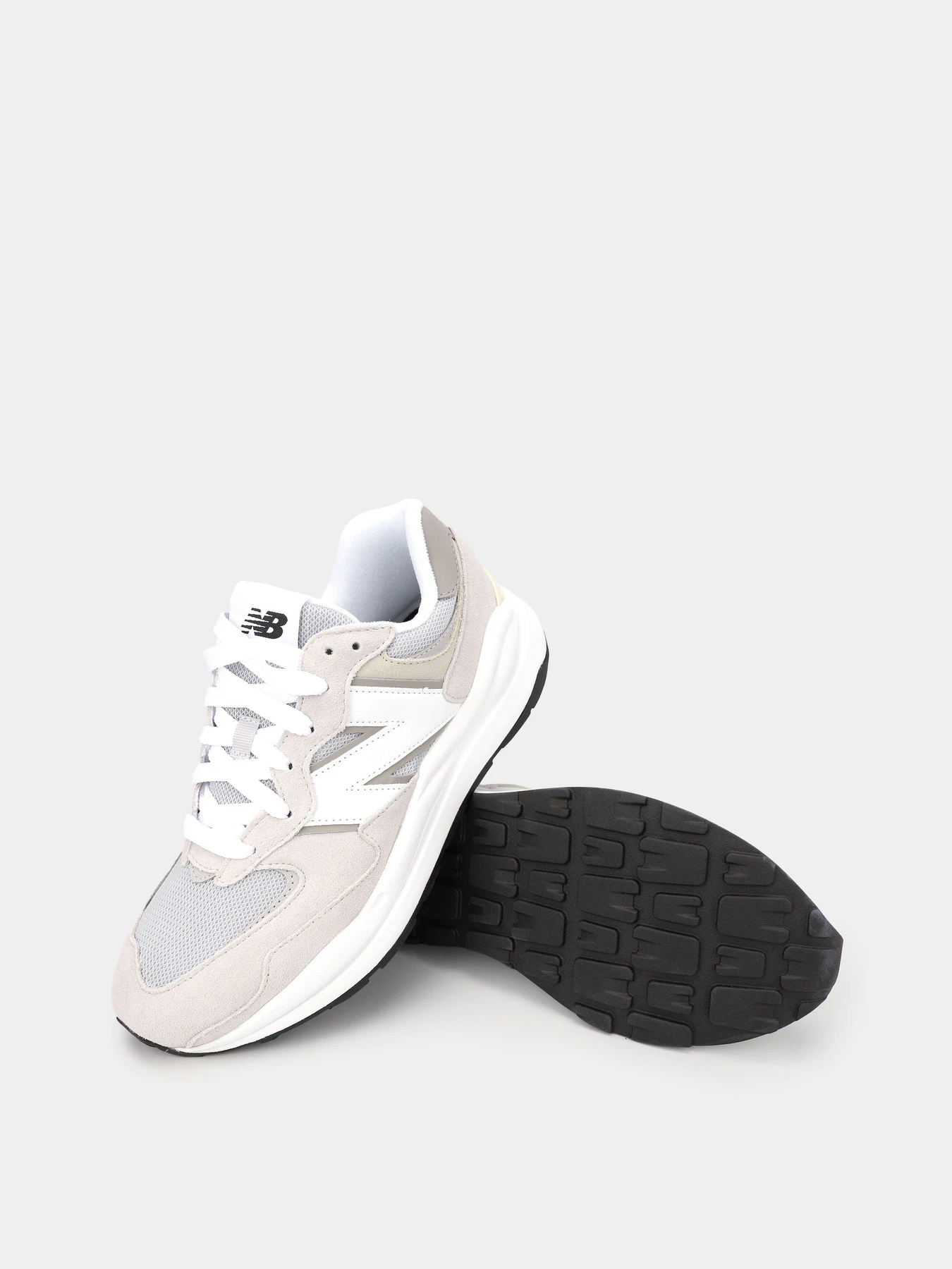 Кросівки New Balance 5740 V1 модель M5740CA Кросівки New Balance 5740 V1 модель M5740CA Фото