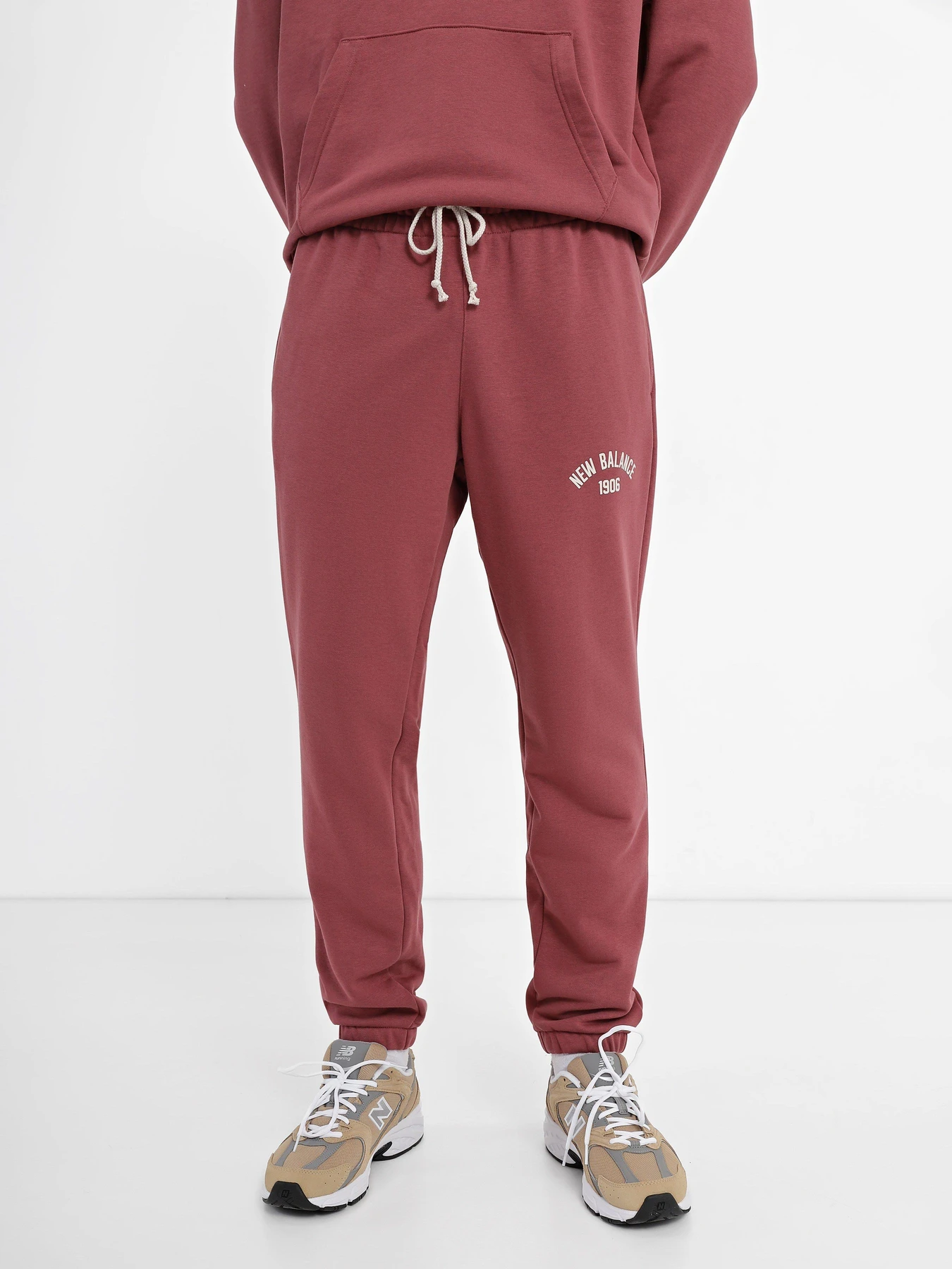 Брюки New Balance Essentials Varsity модель MP33551WAD Фото