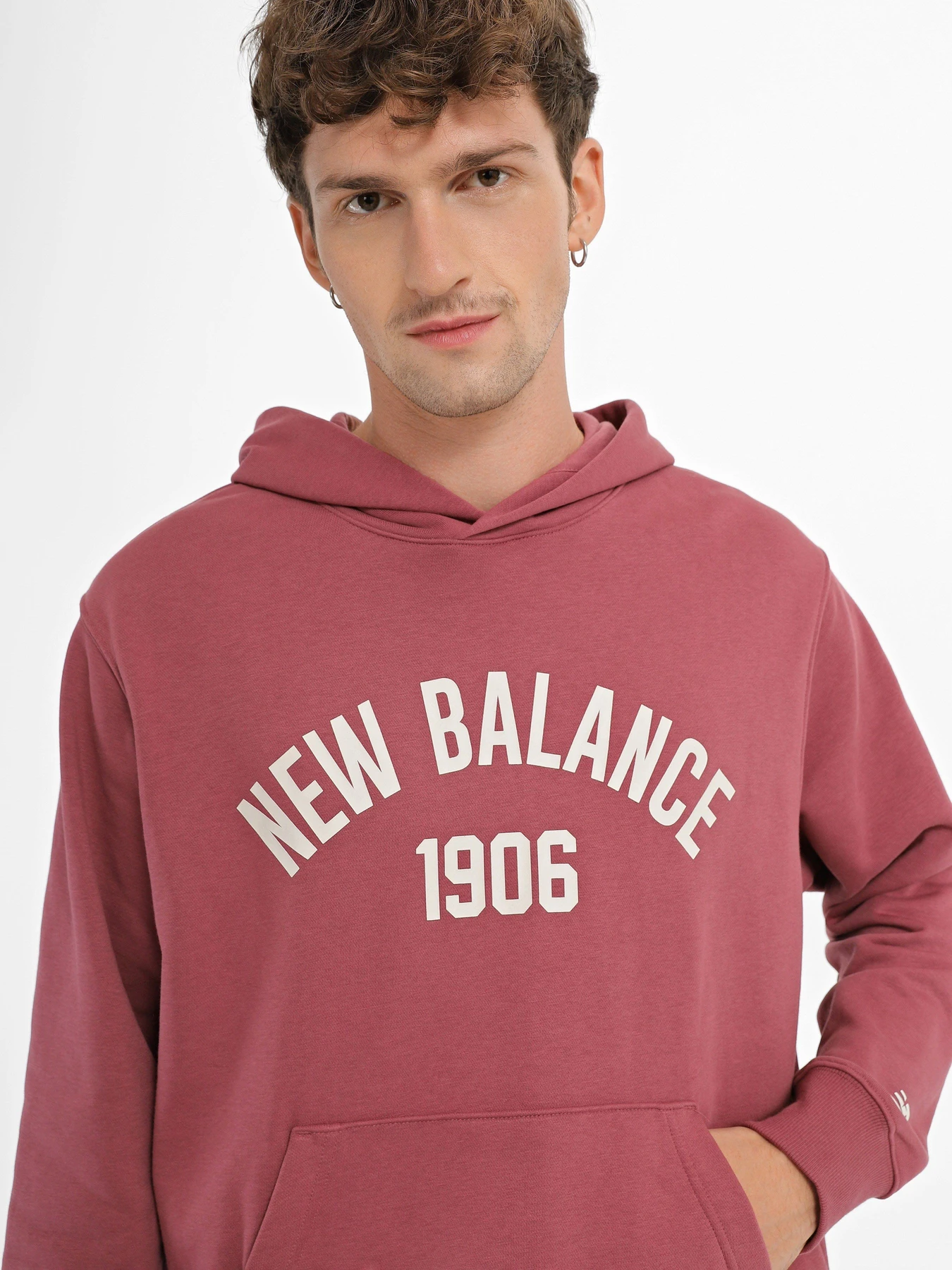 Худі та світшоти New Balance Essentials Varsity модель MT33553WAD Худі та світшоти New Balance Essentials Varsity модель MT33553WAD Фото