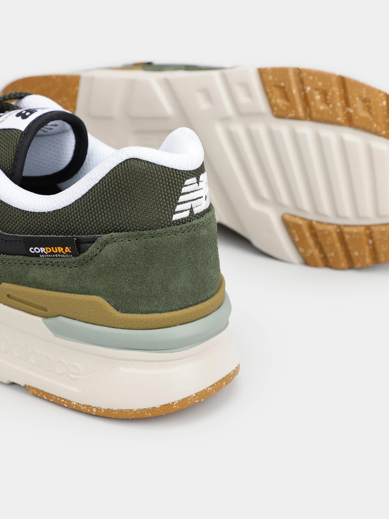 Кроссовки New Balance 997H модель CM997HLQ Кроссовки New Balance 997H модель CM997HLQ Фото