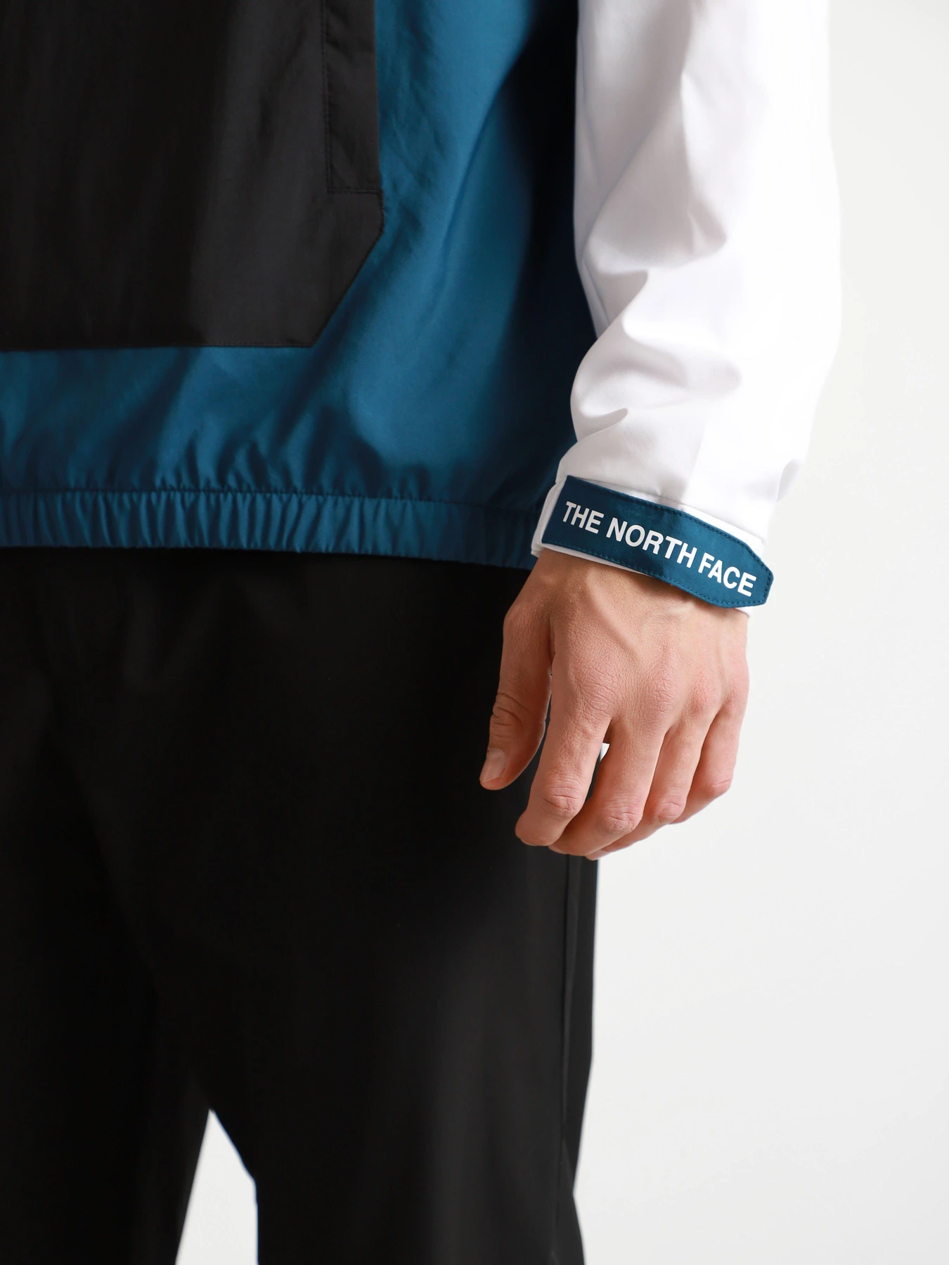 Куртки та дублянки The North Face Mountain Athletics модель NF0A5575ZBX1 Куртки та дублянки The North Face Mountain Athletics модель NF0A5575ZBX1 Фото