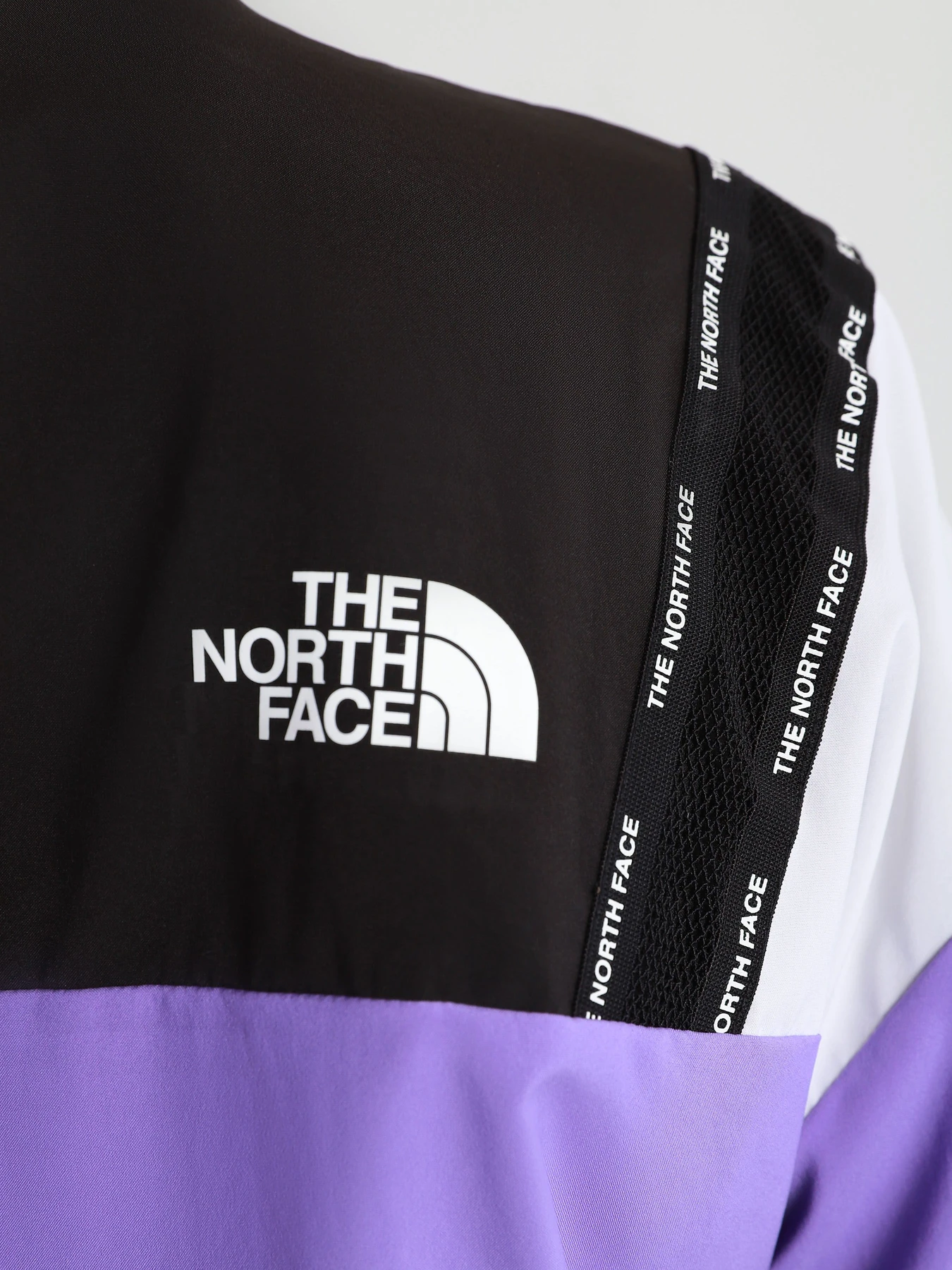 Куртки та дублянки The North Face Mountain Athletics модель NF0A5563ZBS1 Куртки та дублянки The North Face Mountain Athletics модель NF0A5563ZBS1 Фото