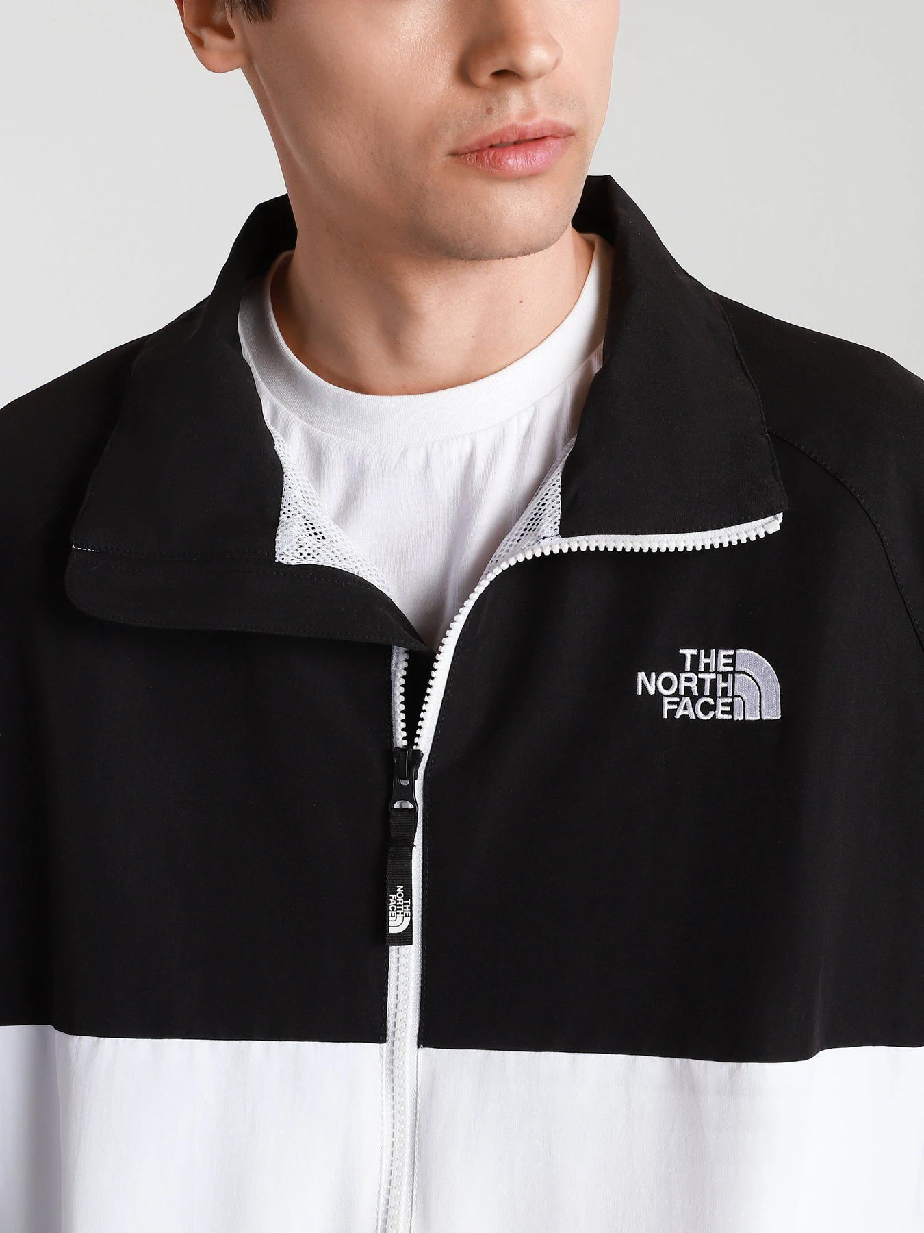 Куртки и дубленки The North Face Black Box Track Top модель NF0A55BTFN41 Куртки и дубленки The North Face Black Box Track Top модель NF0A55BTFN41 Фото