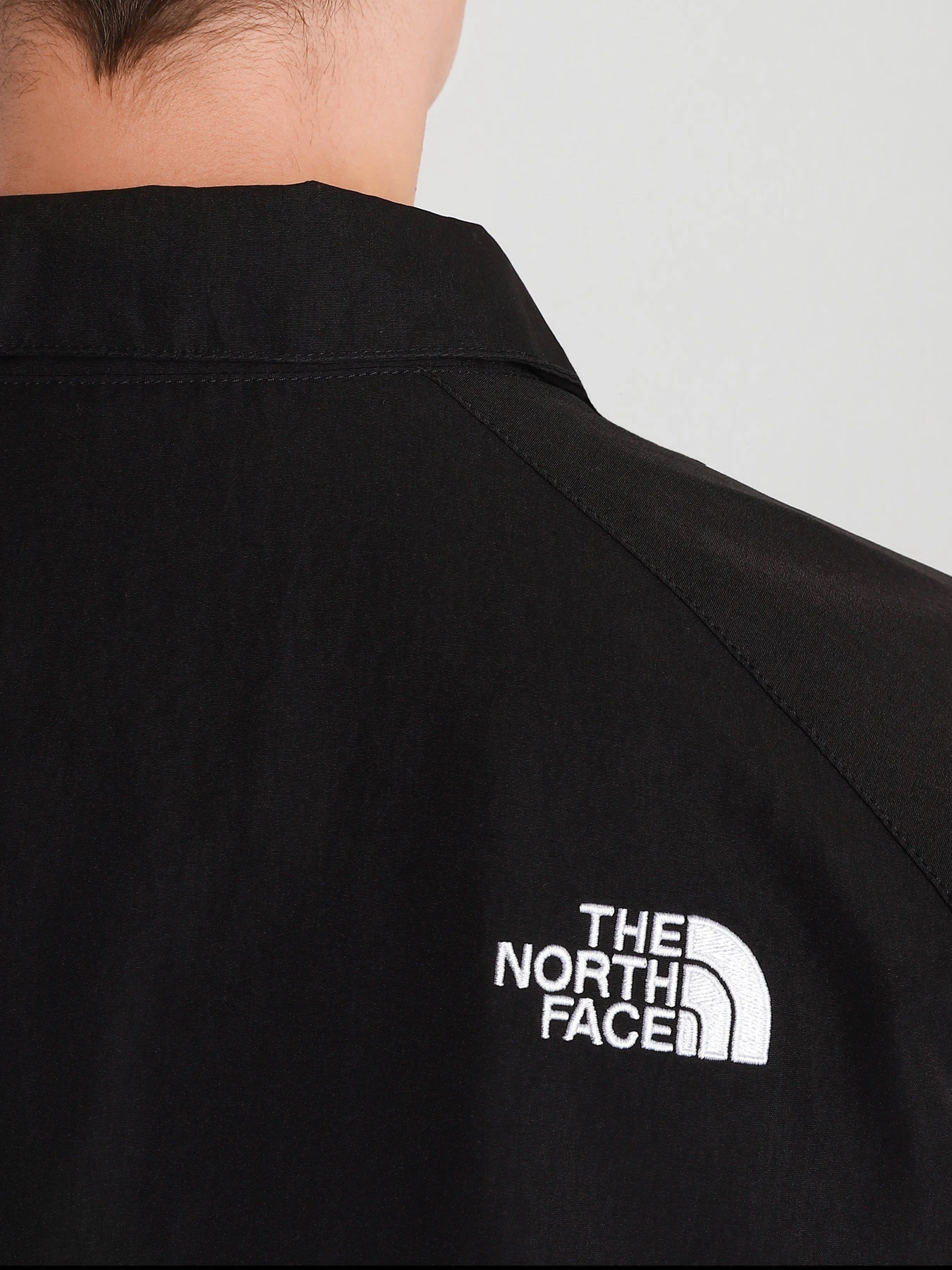 Куртки и дубленки The North Face Black Box Track Top модель NF0A55BTFN41 Куртки и дубленки The North Face Black Box Track Top модель NF0A55BTFN41 Фото