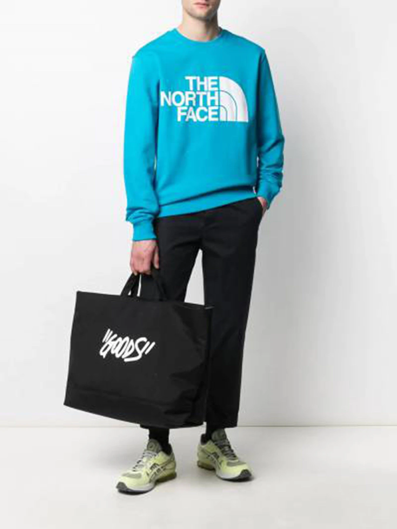 Худі та світшоти The North Face STANDARD CREW модель NF0A4M7WD7R1 Фото
