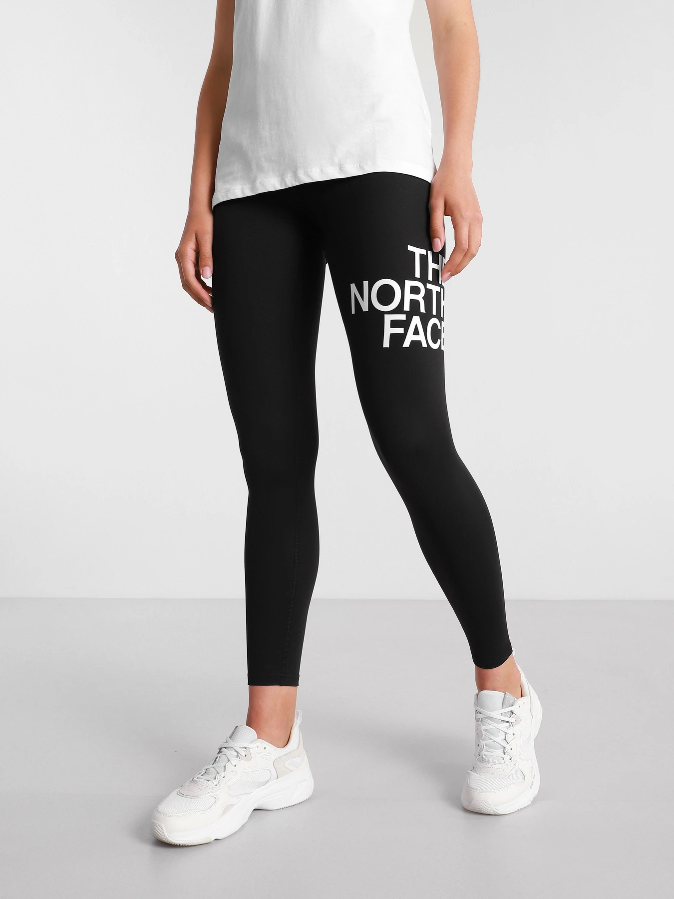 Брюки The North Face Flex Mid Rise Tight модель NF0A3YV9KY41 Брюки The North Face Flex Mid Rise Tight модель NF0A3YV9KY41 Фото