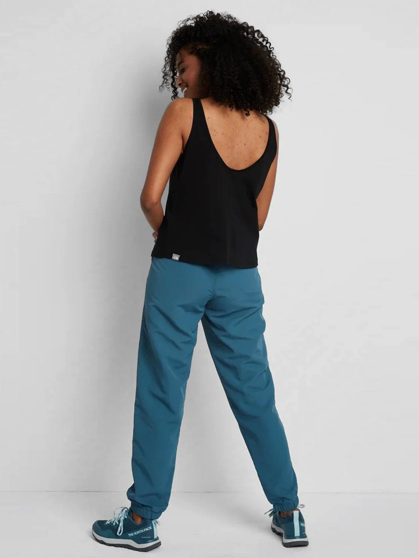 Футболки и поло The North Face Easy Tank модель NF0A4SYEJK31 Футболки и поло The North Face Easy Tank модель NF0A4SYEJK31 Фото