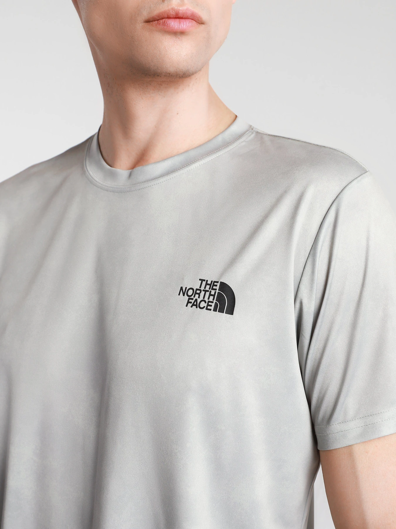 Футболки и поло The North Face Reaxion Red Box Tee модель NF0A4CDW03U1 Футболки и поло The North Face Reaxion Red Box Tee модель NF0A4CDW03U1 Фото