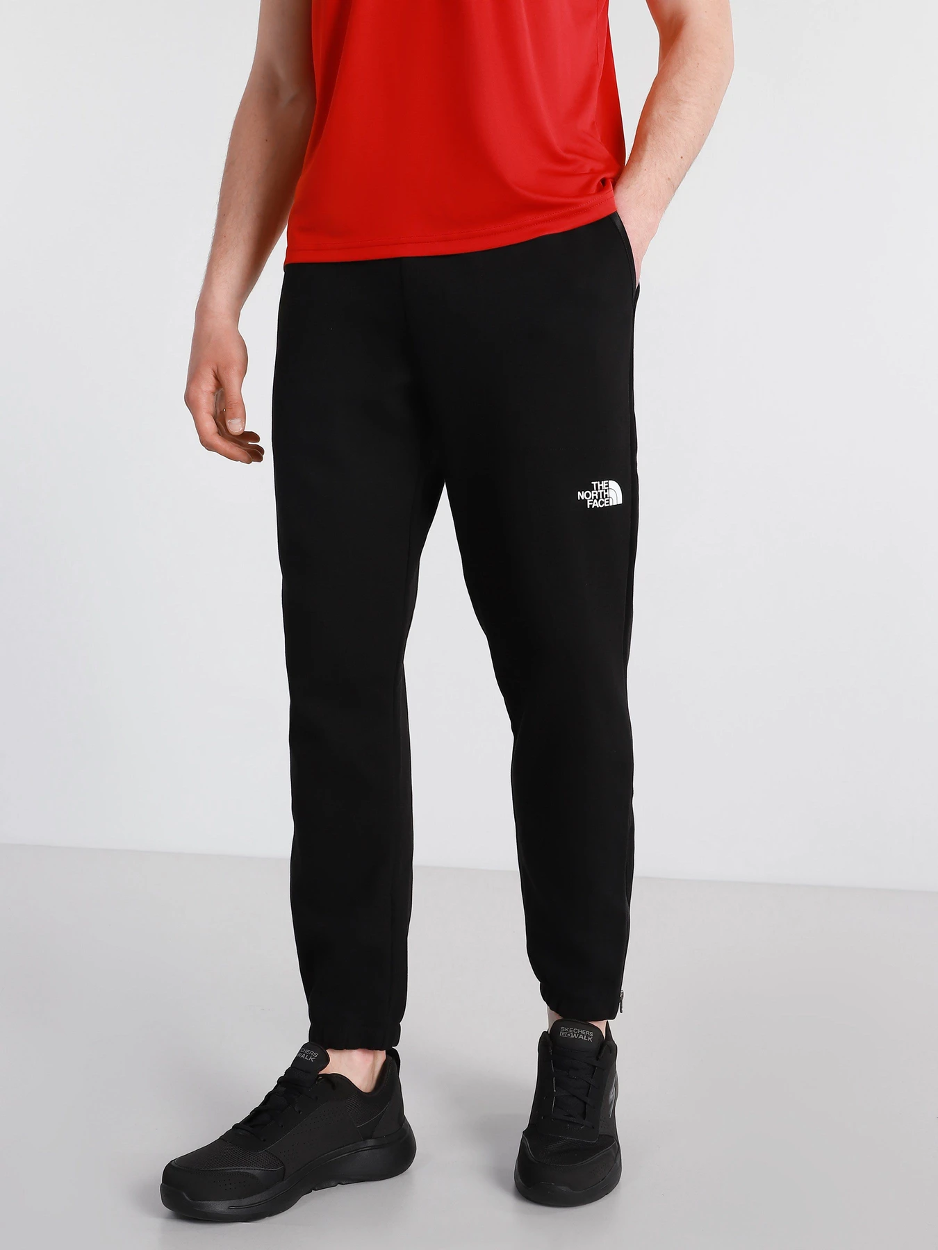 Штани The North Face Tech Pant модель NF0A5312JK31 Штани The North Face Tech Pant модель NF0A5312JK31 Фото