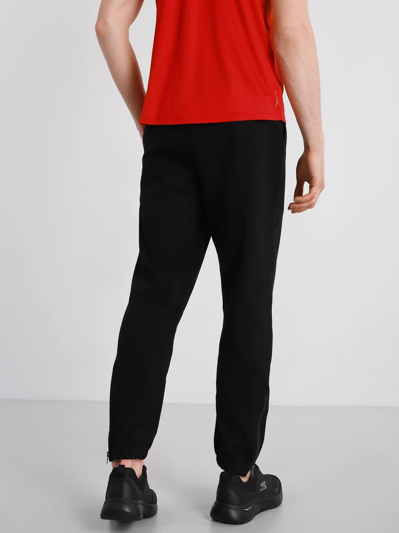 Штани The North Face Tech Pant модель NF0A5312JK31 Штани The North Face Tech Pant модель NF0A5312JK31 Фото