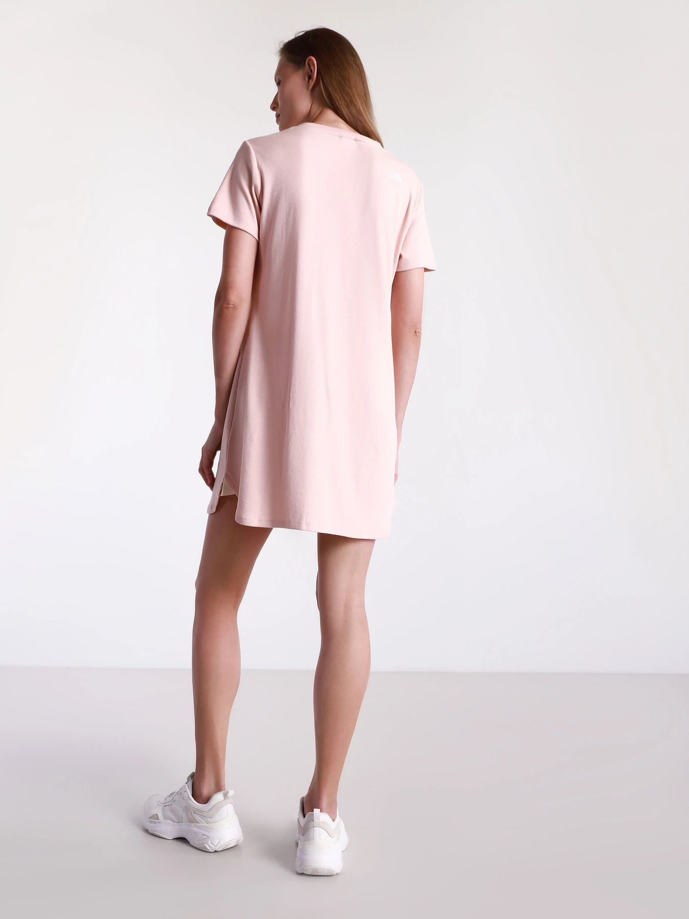 Сукні The North Face Simple Dome Tee Dress модель NF0A493TUBF1 Фото