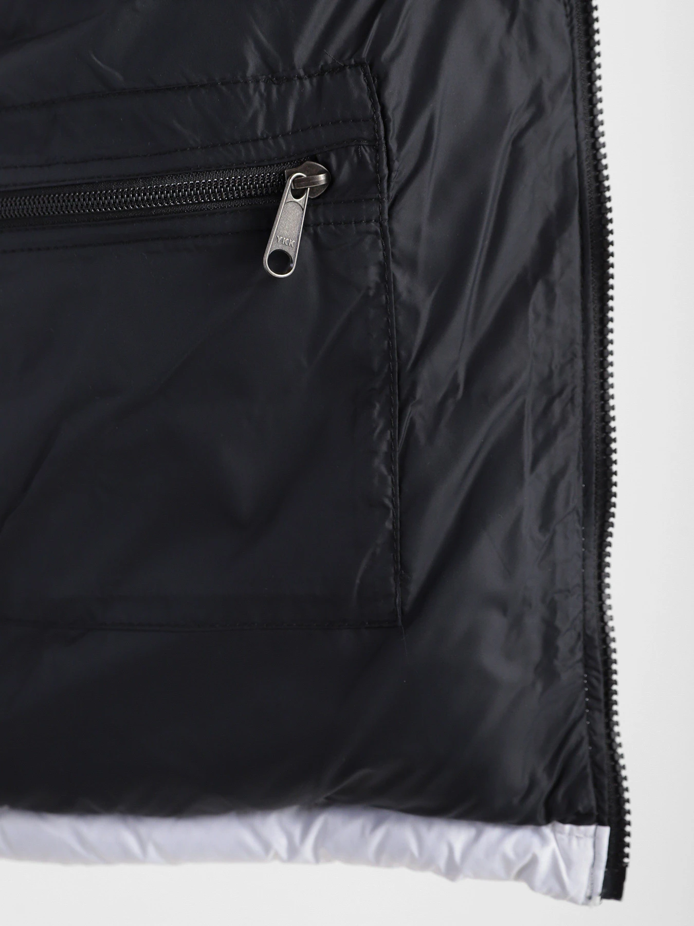 Куртки та дублянки The North Face 1996 Retro Nupste модель NF0A3XEOFN41 Фото