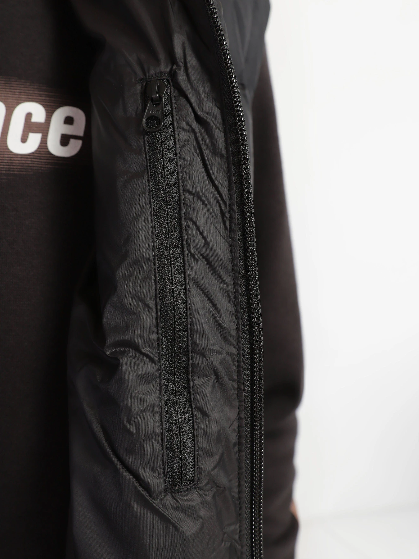 Куртки и дубленки The North Face Diablo Down Gilet модель NF0A4M9KKX71 Куртки и дубленки The North Face Diablo Down Gilet модель NF0A4M9KKX71 Фото