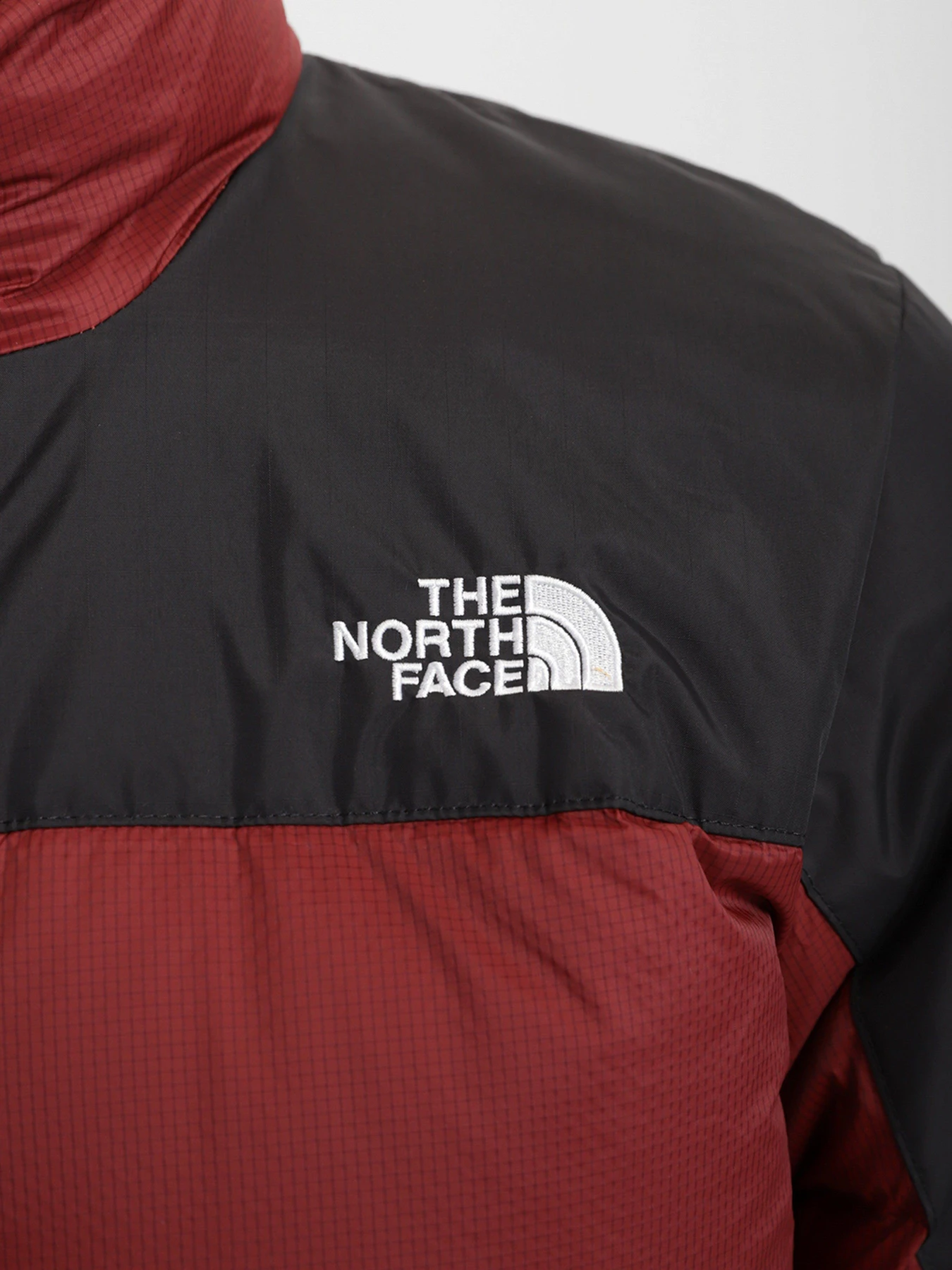 Куртки и дубленки The North Face Diablo Down модель NF0A4M9J11R1 Фото