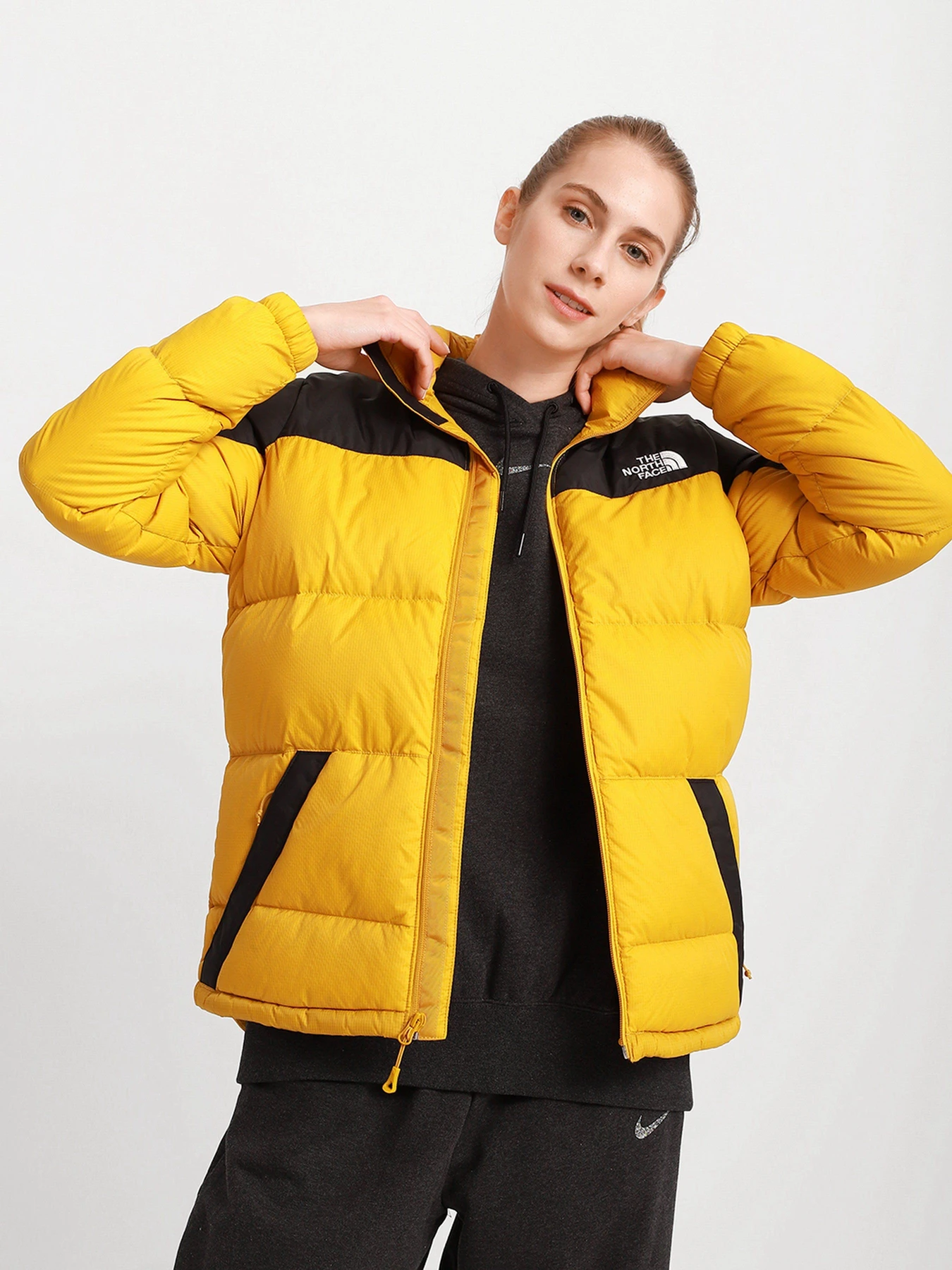 Куртки и дубленки The North Face Diablo модель NF0A4SVKYQR1 Куртки и дубленки The North Face Diablo модель NF0A4SVKYQR1 Фото