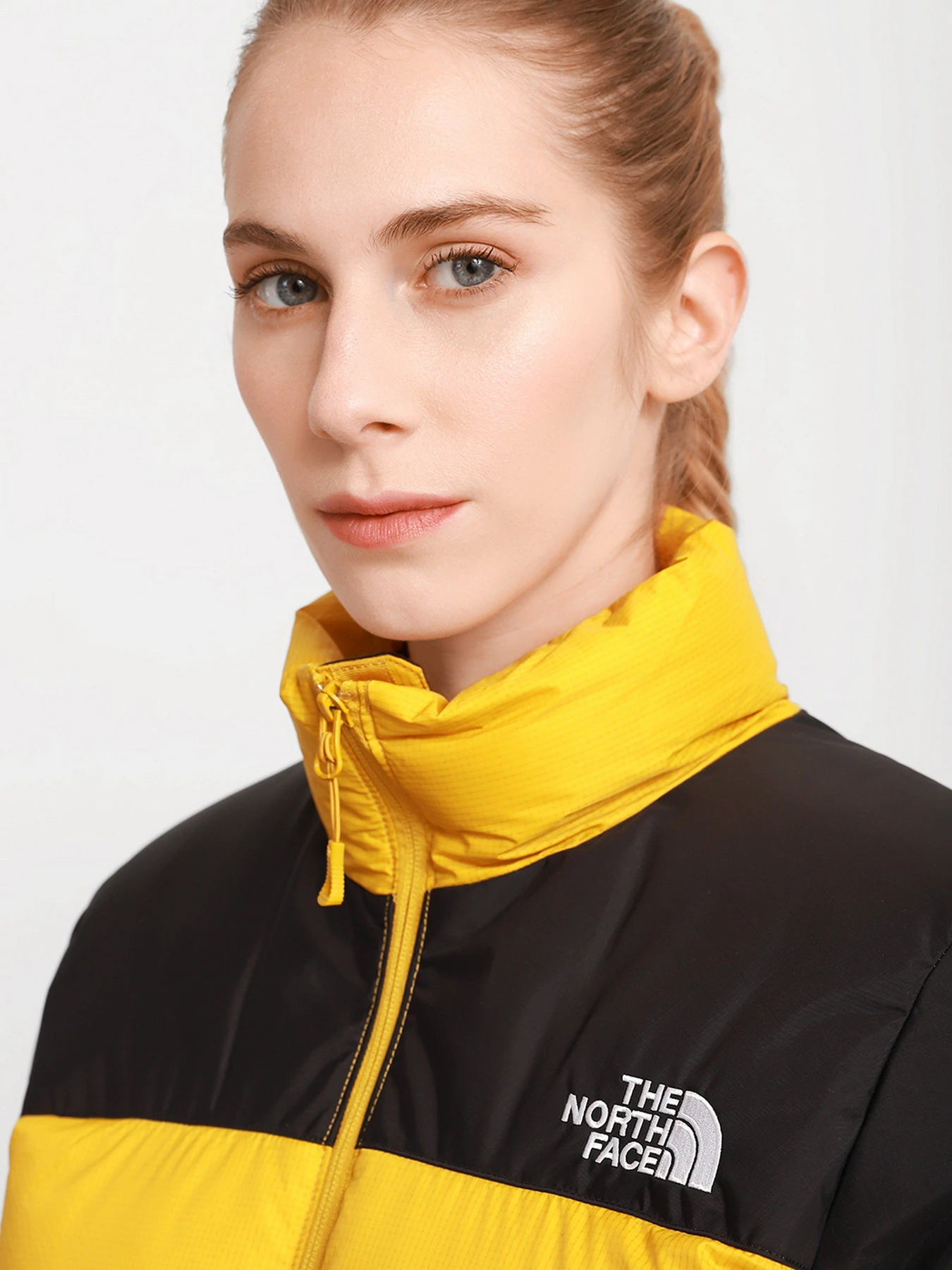 Куртки и дубленки The North Face Diablo модель NF0A4SVKYQR1 Куртки и дубленки The North Face Diablo модель NF0A4SVKYQR1 Фото