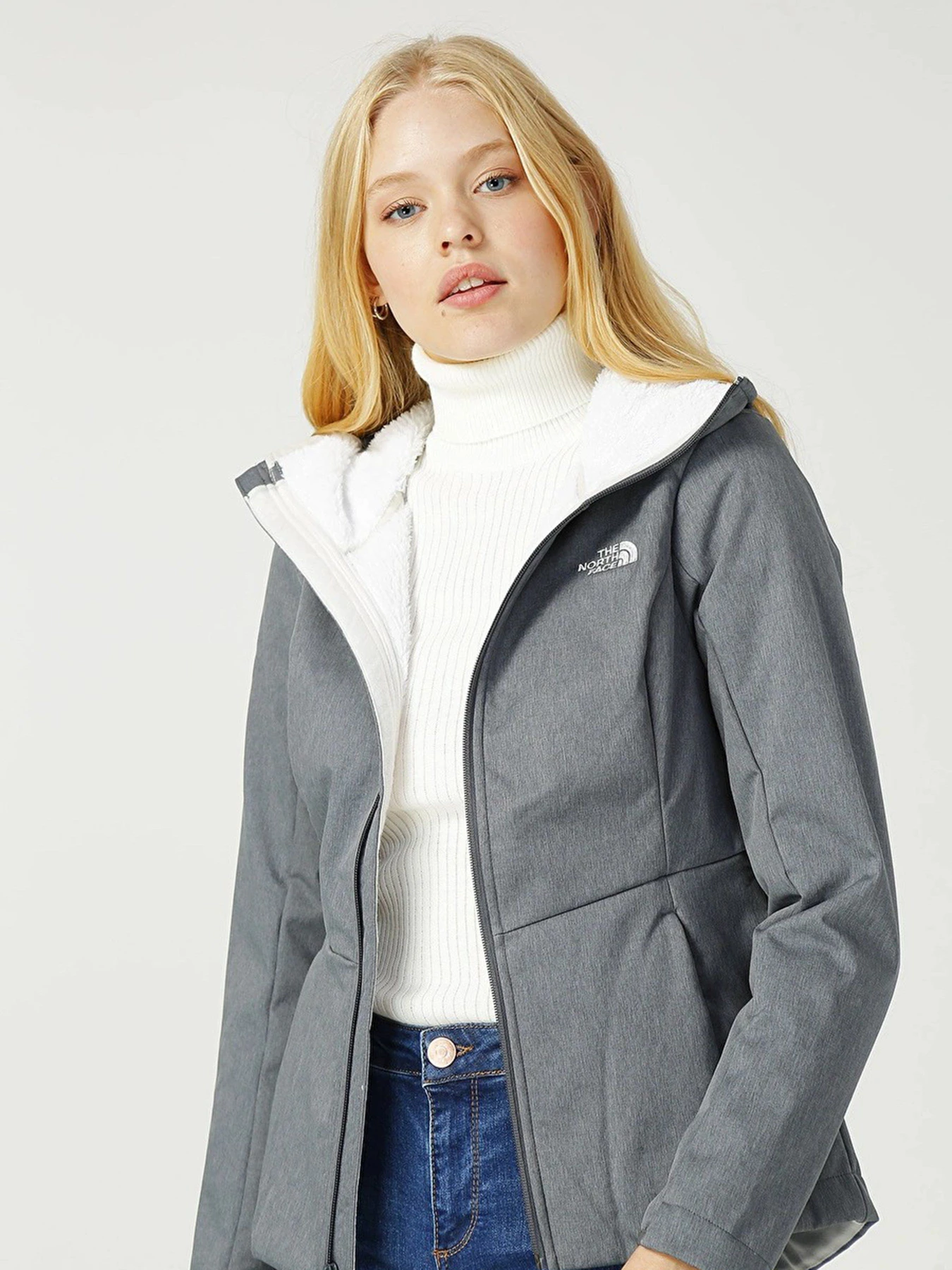 Худі та світшоти The North Face Quest модель NF0A3Y1KJ4E1 Худі та світшоти The North Face Quest модель NF0A3Y1KJ4E1 Фото
