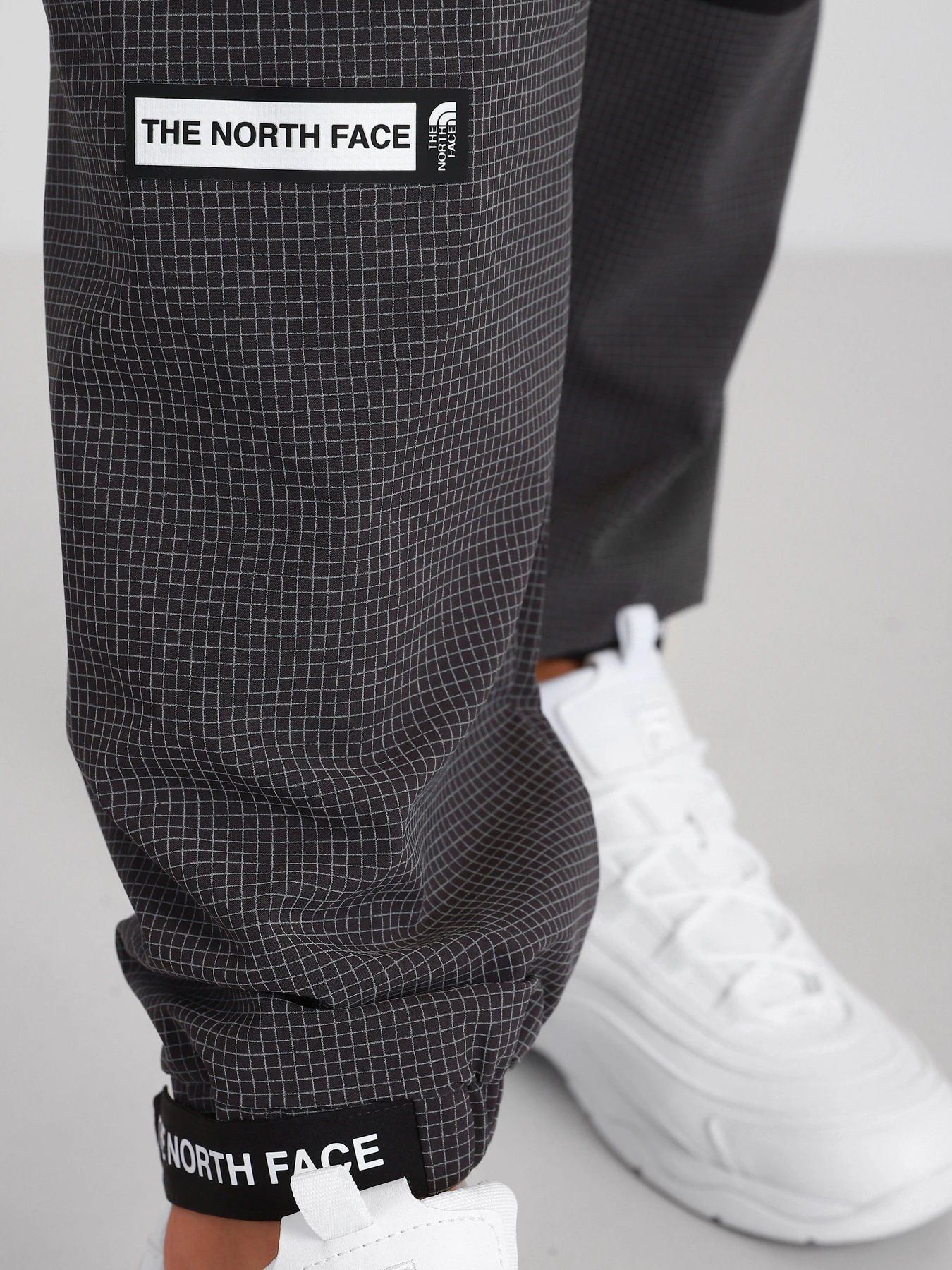 Брюки The North Face модель NF0A5IBTJK31 Фото