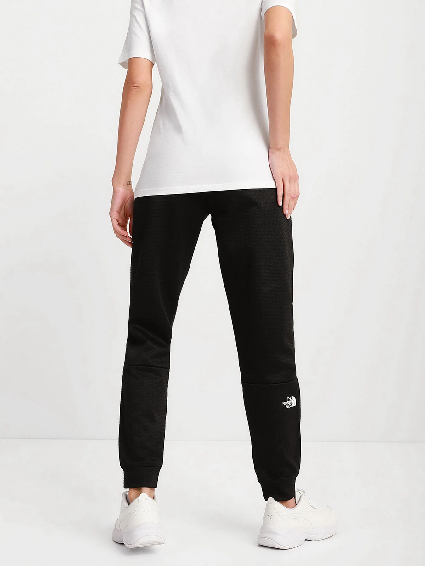 Брюки The North Face Mountain Athletics модель NF0A55HFJK31 Брюки The North Face Mountain Athletics модель NF0A55HFJK31 Фото