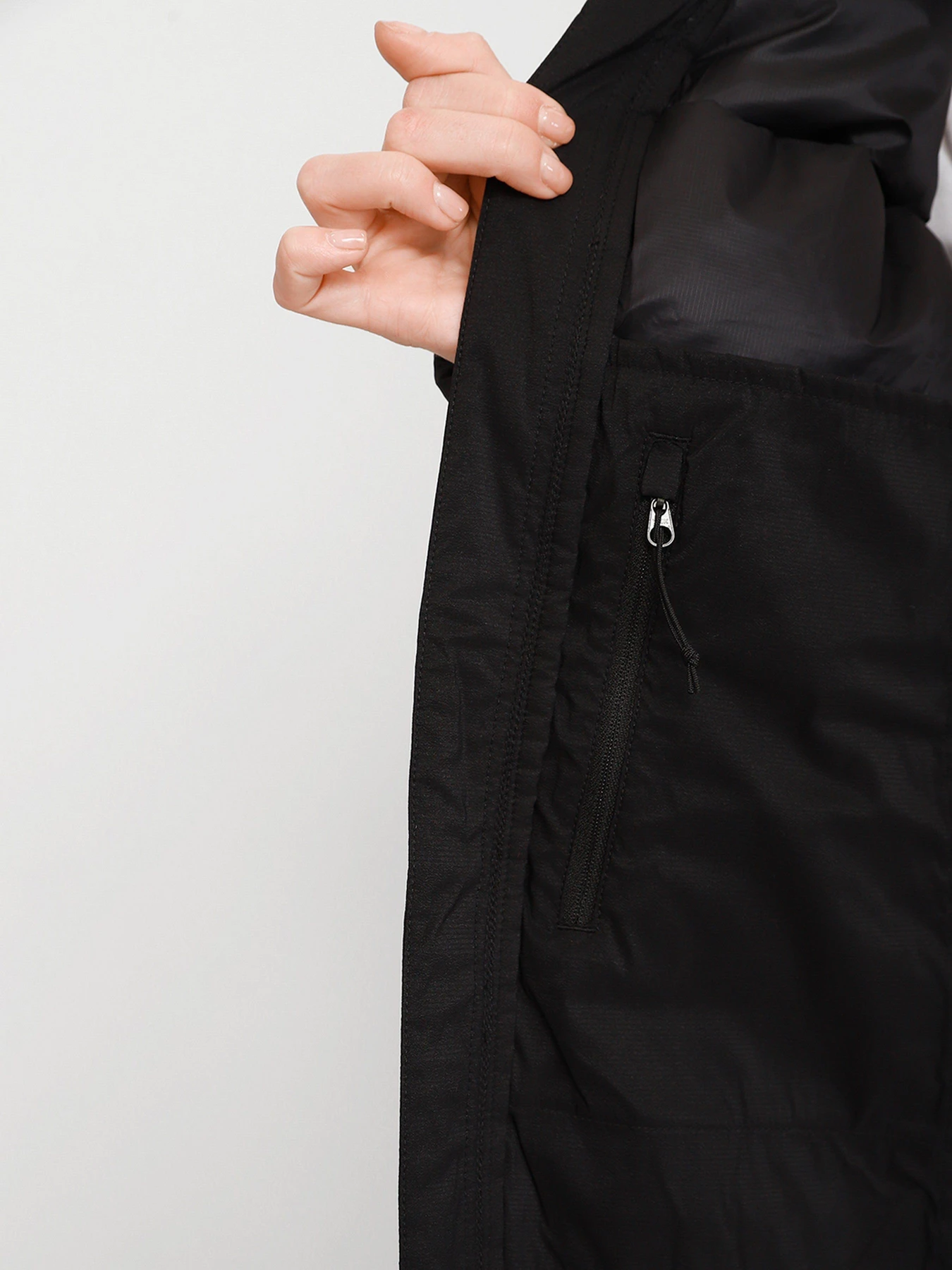 Куртки и дубленки The North Face Trail 50/50 модель NF0A5GB1JK31 Куртки и дубленки The North Face Trail 50/50 модель NF0A5GB1JK31 Фото