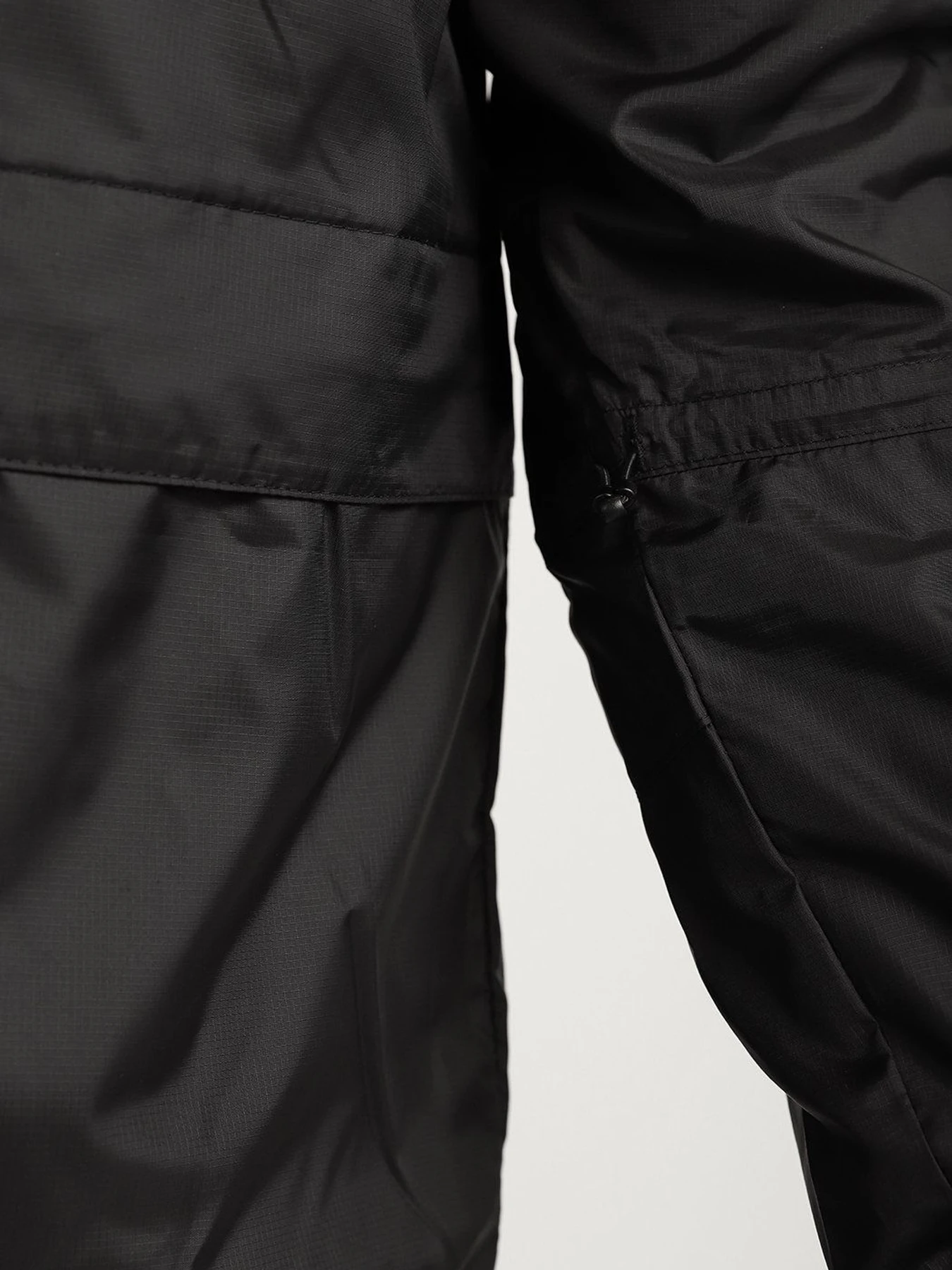 Куртки и дубленки The North Face 1985 Mountain модель NF00CH37KY41 Куртки и дубленки The North Face 1985 Mountain модель NF00CH37KY41 Фото