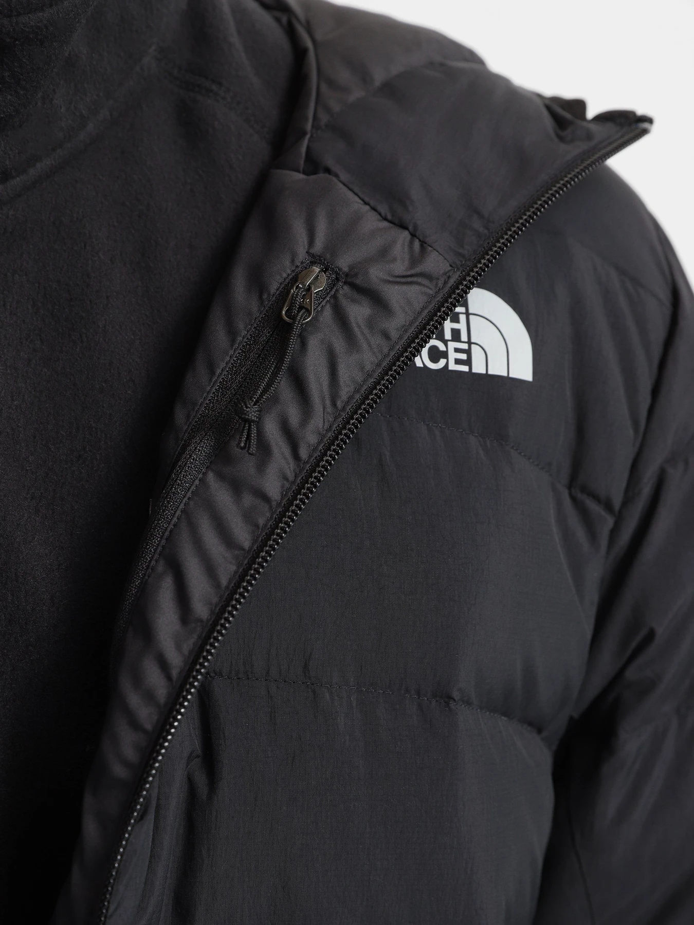 Куртки и дубленки The North Face Lapaz модель NF00CYG9JK31 Куртки и дубленки The North Face Lapaz модель NF00CYG9JK31 Фото
