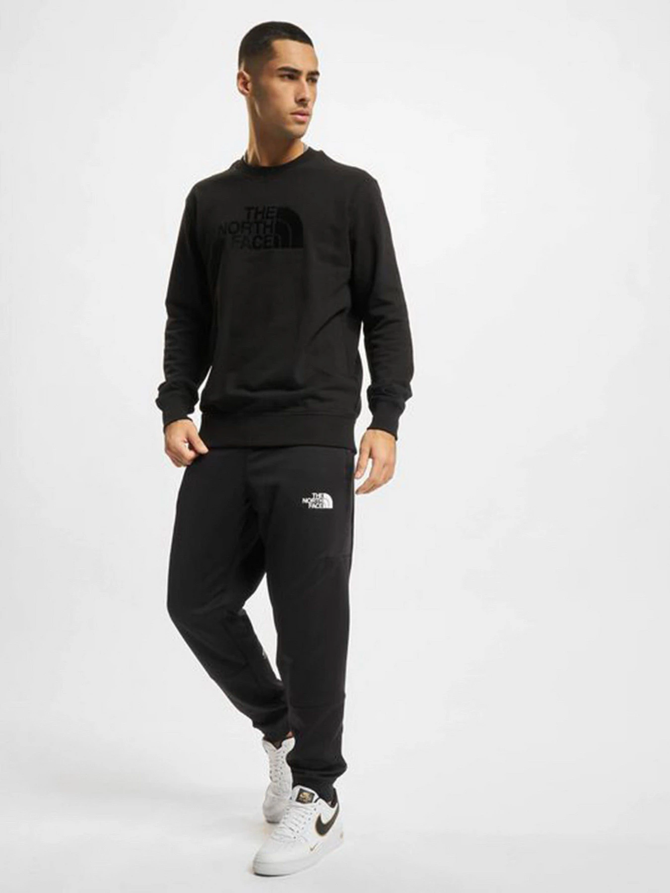 Брюки The North Face Mountain Herre модель NF0A5IETKX71 Брюки The North Face Mountain Herre модель NF0A5IETKX71 Фото