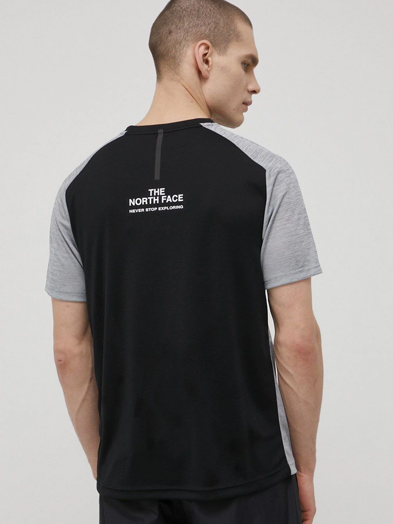 Футболки и поло The North Face Ma модель NF0A5IEUGAU1 Футболки и поло The North Face Ma модель NF0A5IEUGAU1 Фото