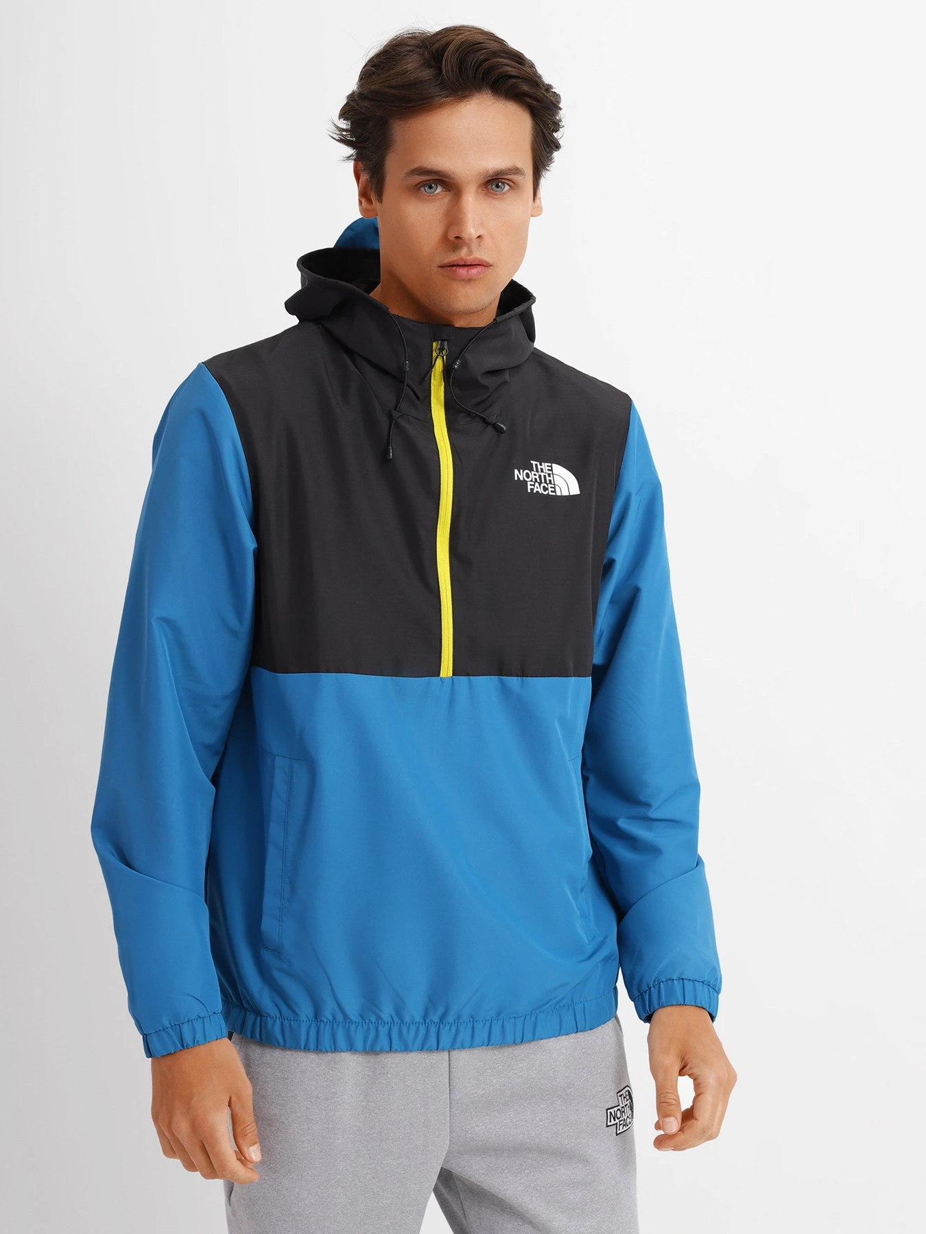 Куртки та дублянки The North Face MEN'S MOUNTAIN ATHLETICS WIND ANORAK модель NF0A5IEONTQ1 Куртки та дублянки The North Face MEN'S MOUNTAIN ATHLETICS WIND ANORAK модель NF0A5IEONTQ1 Фото