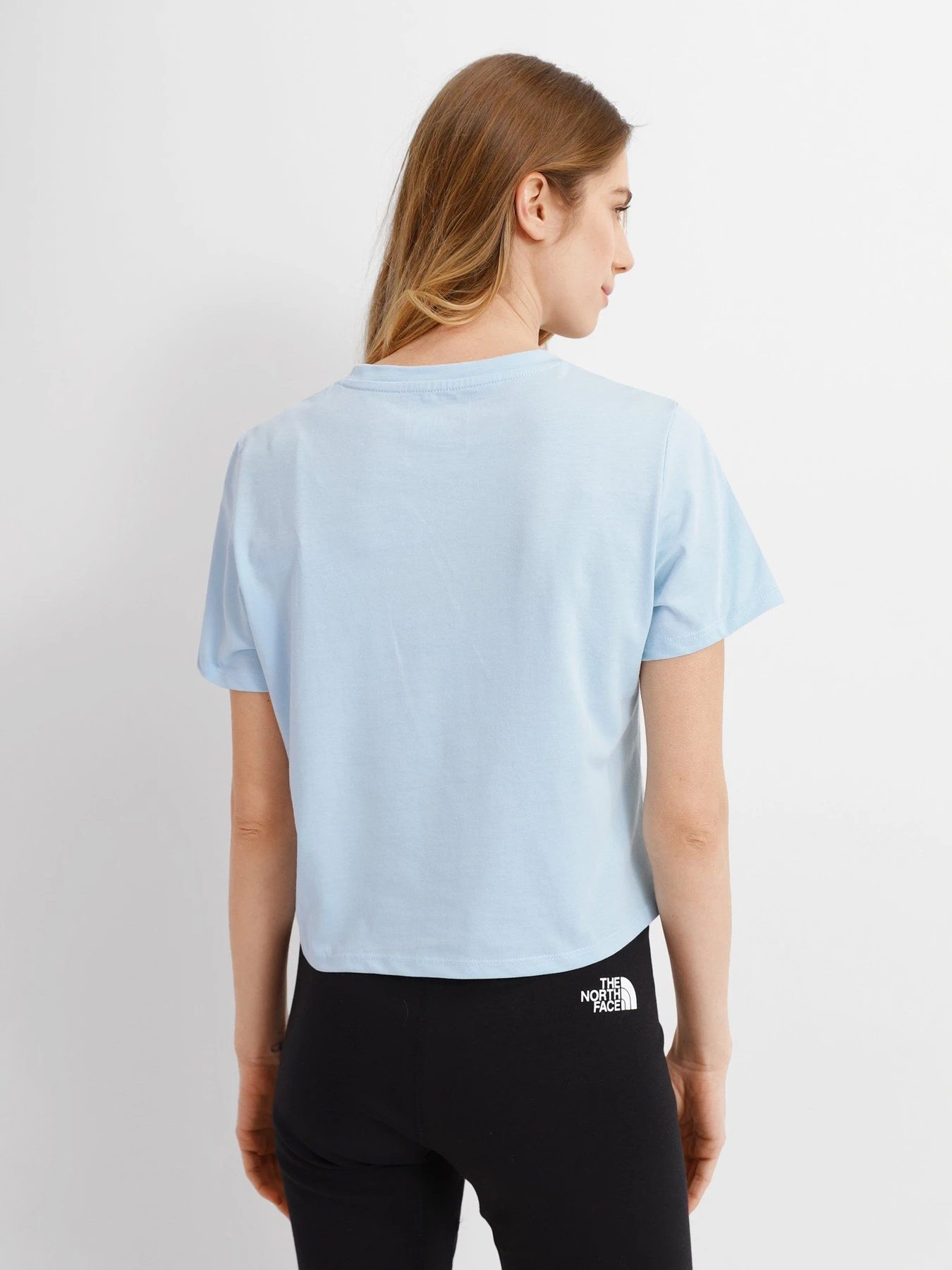Футболки и поло The North Face Foundation Crop Tee модель NF0A55AY3R31 Футболки и поло The North Face Foundation Crop Tee модель NF0A55AY3R31 Фото
