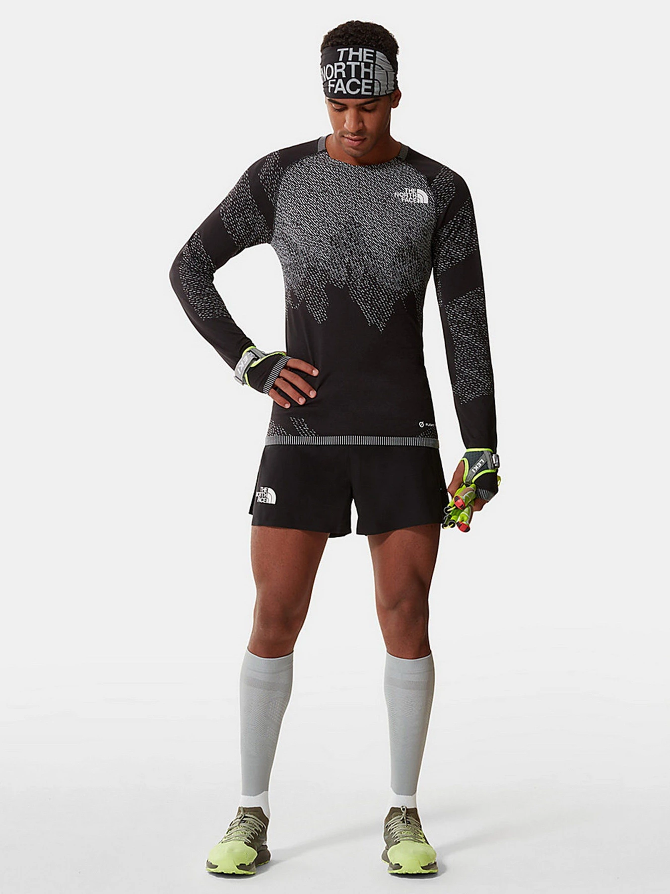 Худі та світшоти The North Face Flight Seamless модель NF0A5J6VKY41 Худі та світшоти The North Face Flight Seamless модель NF0A5J6VKY41 Фото