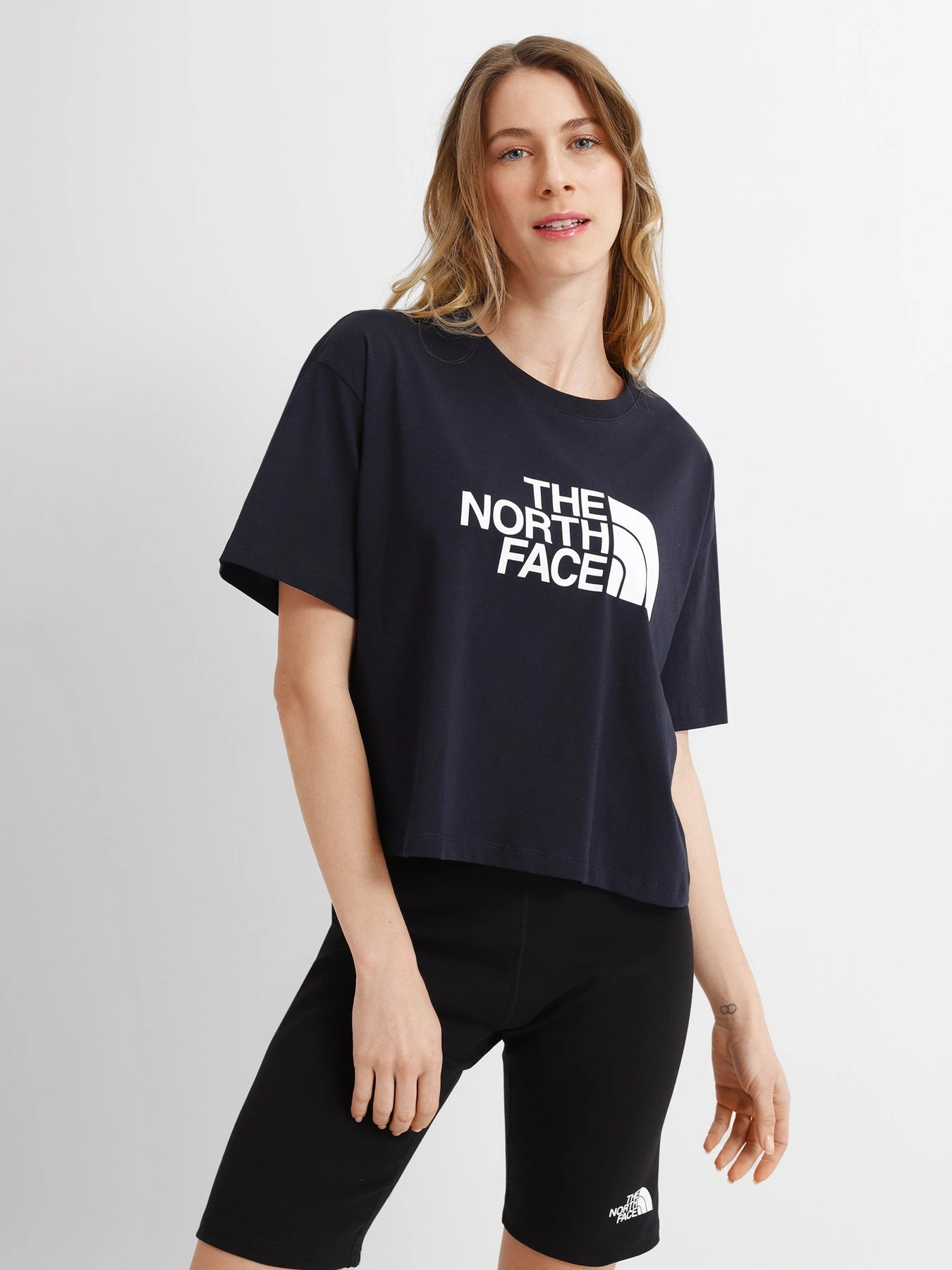 Футболки и поло The North Face W Cropped Easy Tee модель NF0A4T1RRG11 Футболки и поло The North Face W Cropped Easy Tee модель NF0A4T1RRG11 Фото