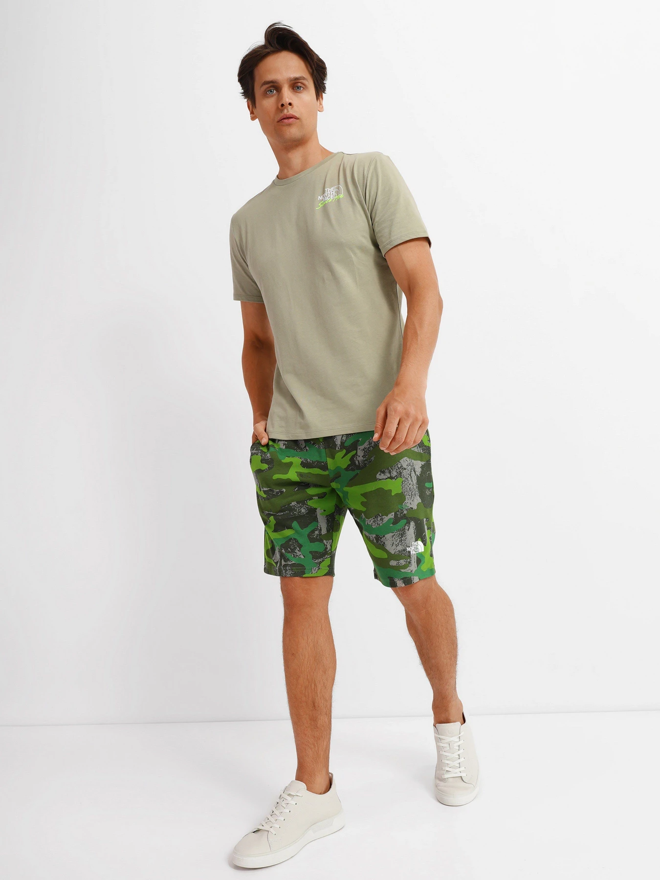 Шорты The North Face GRAPHIC SHORT LIGHT модель NF0A3S4F52H1 Фото