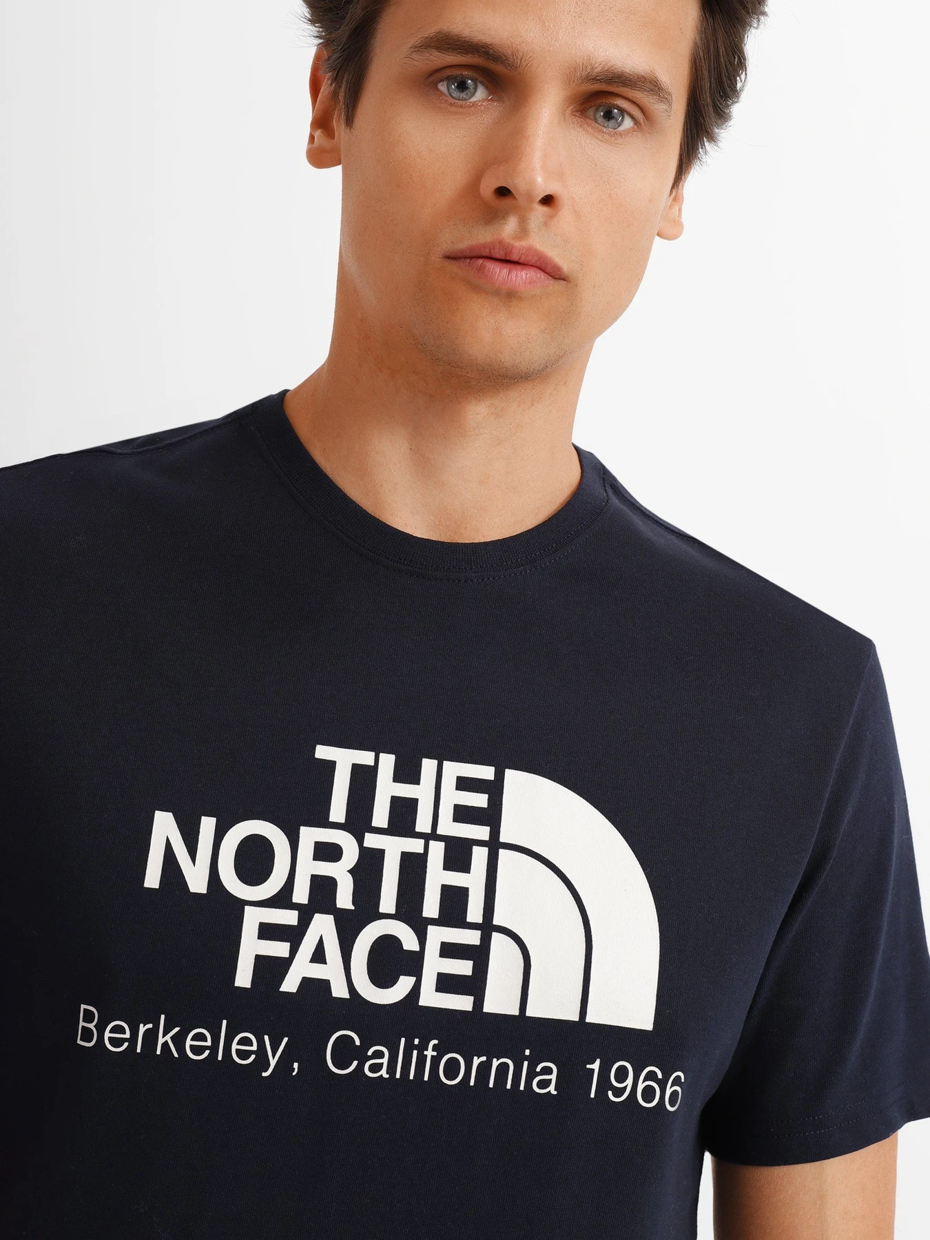 Футболки и поло The North Face BERKELEY CALI модель NF0A55GERG11 Футболки и поло The North Face BERKELEY CALI модель NF0A55GERG11 Фото