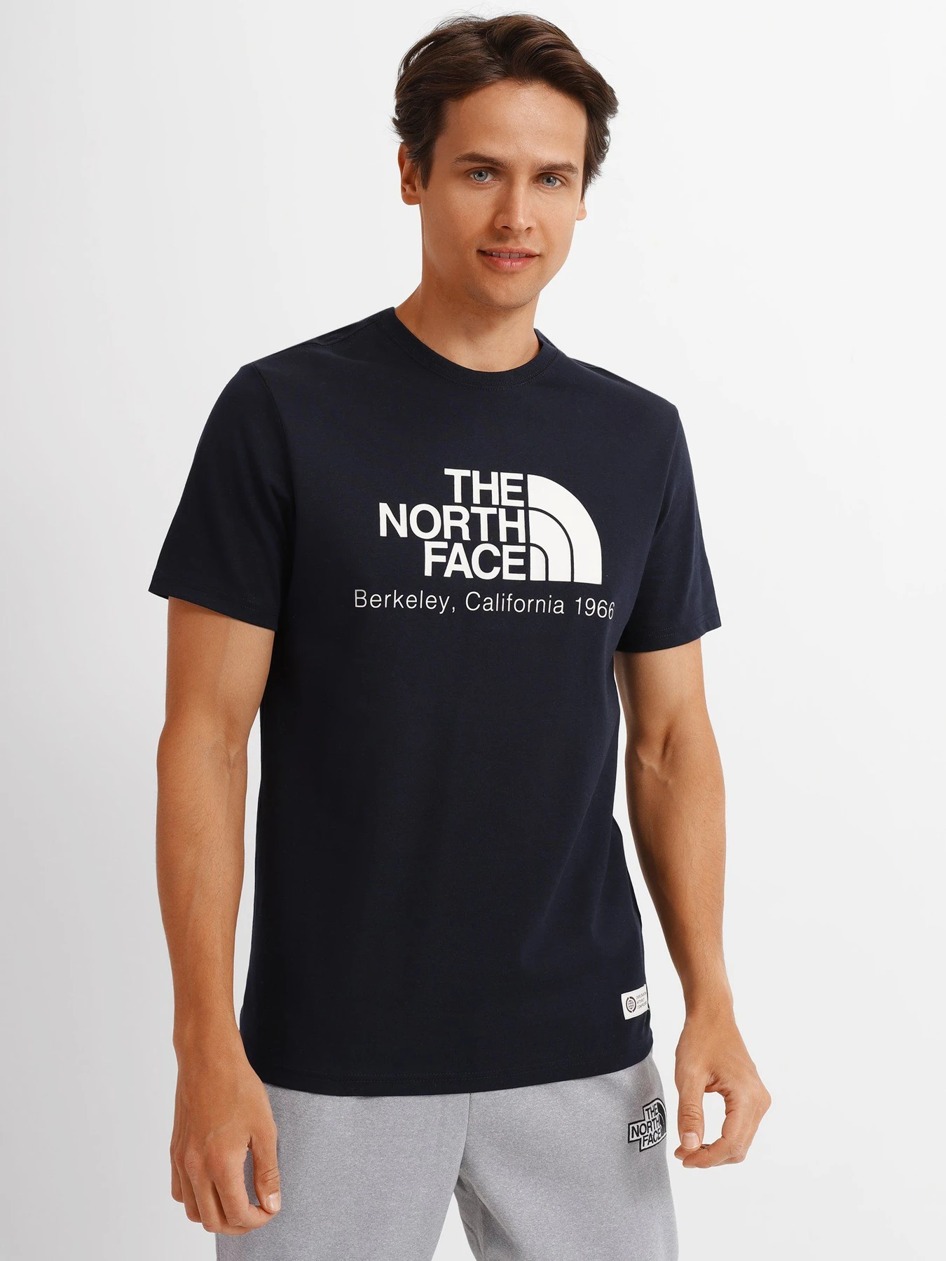 Футболки и поло The North Face BERKELEY CALI модель NF0A55GERG11 Футболки и поло The North Face BERKELEY CALI модель NF0A55GERG11 Фото