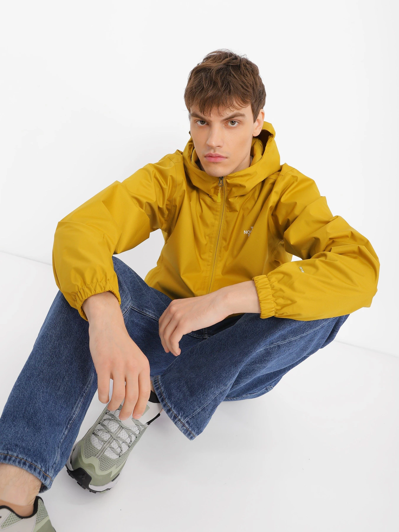 Куртки и дубленки The North Face  Quest модель NF00A8AZ76S1 Фото