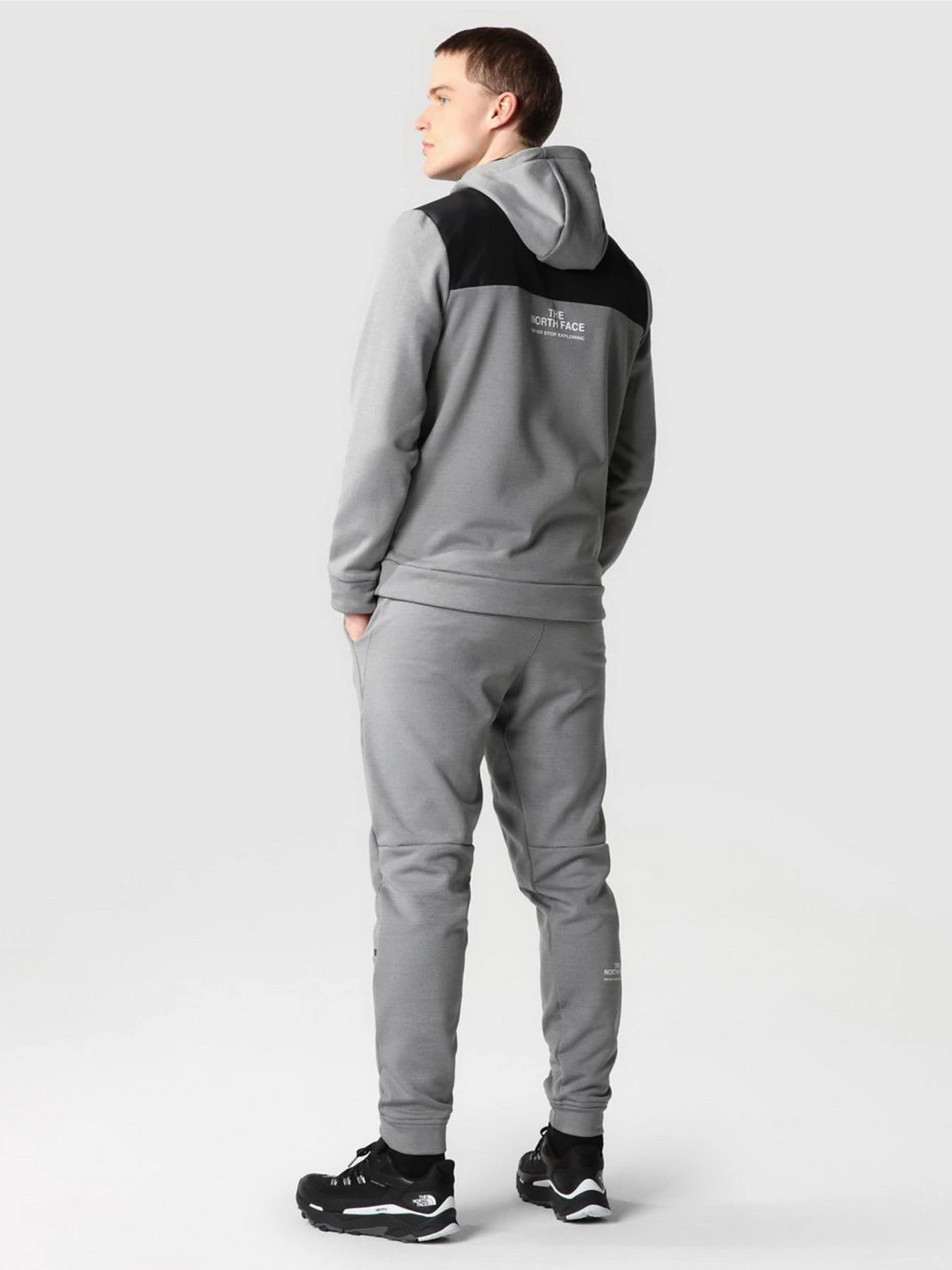 Худи и свитшоты The North Face Mountain Athletics модель NF0A7ZAJGVD1 Фото