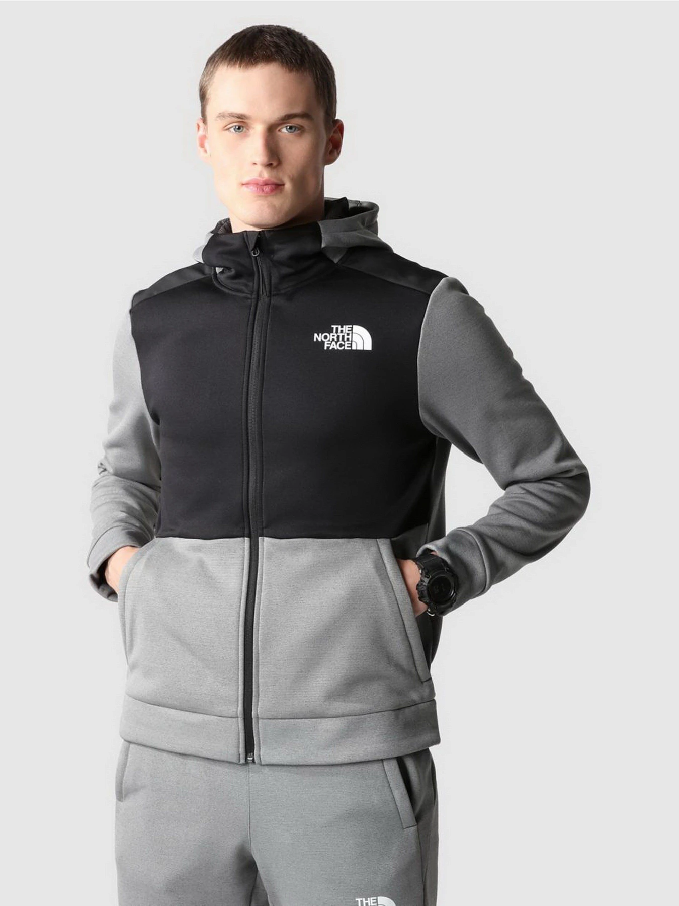 Худи и свитшоты The North Face Mountain Athletics модель NF0A7ZAJGVD1 Фото