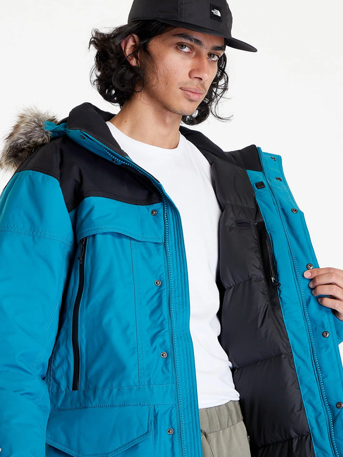 Куртки и дубленки The North Face McMurdo 2 модель NF00CP072W91 Куртки и дубленки The North Face McMurdo 2 модель NF00CP072W91 Фото