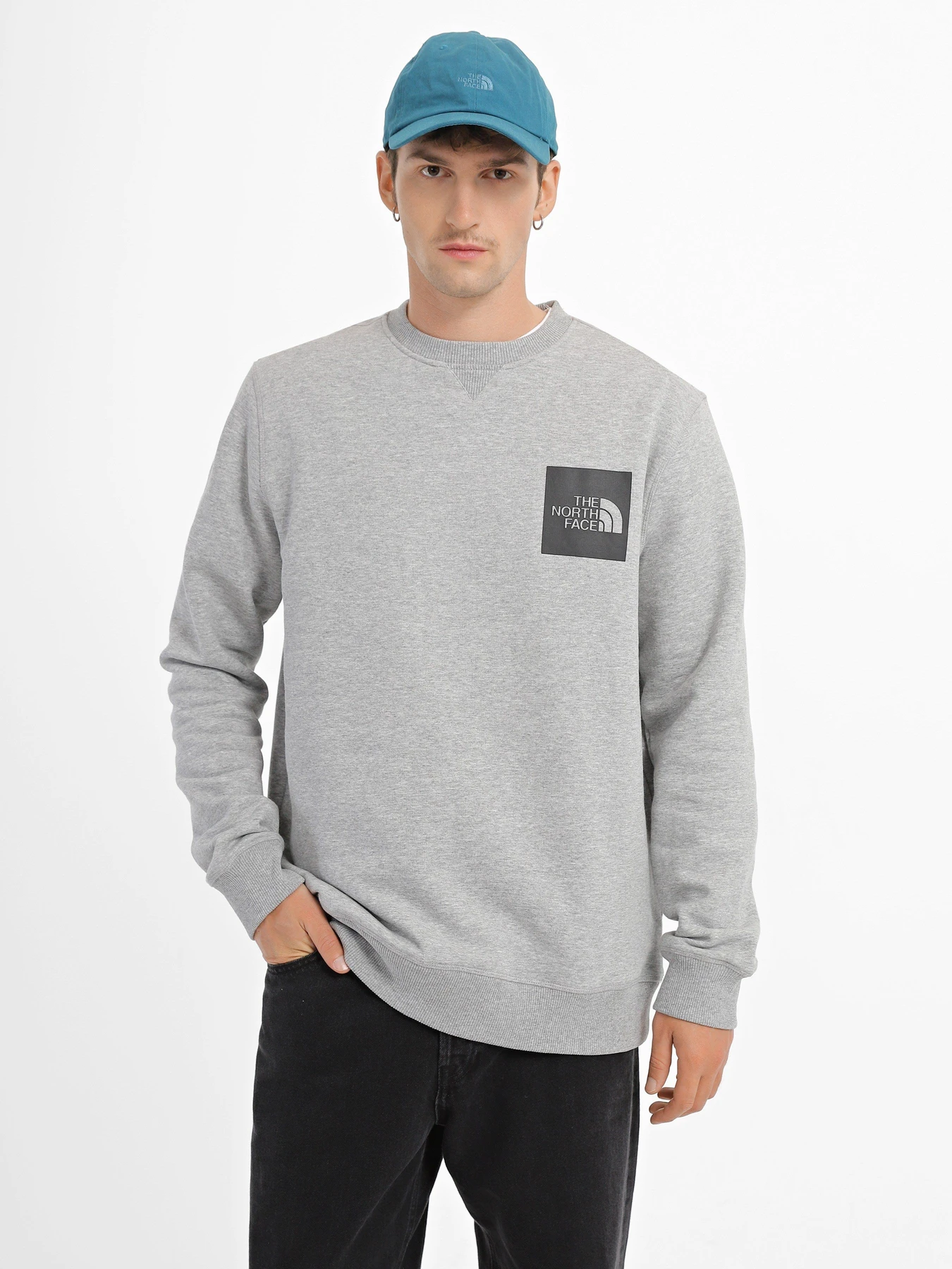 Худи и свитшоты The North Face Fine Crewneck модель NF0A7X1LDYX1 Худи и свитшоты The North Face Fine Crewneck модель NF0A7X1LDYX1 Фото