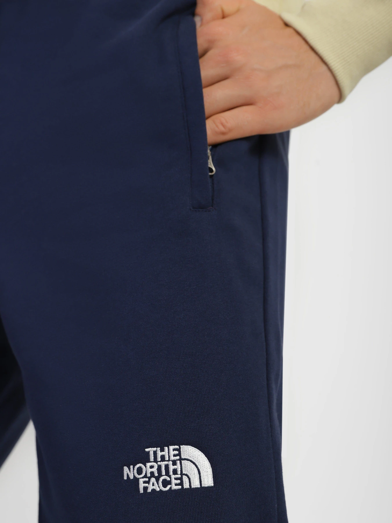 Брюки The North Face NSE модель NF0A4SVQ8K21 Брюки The North Face NSE модель NF0A4SVQ8K21 Фото