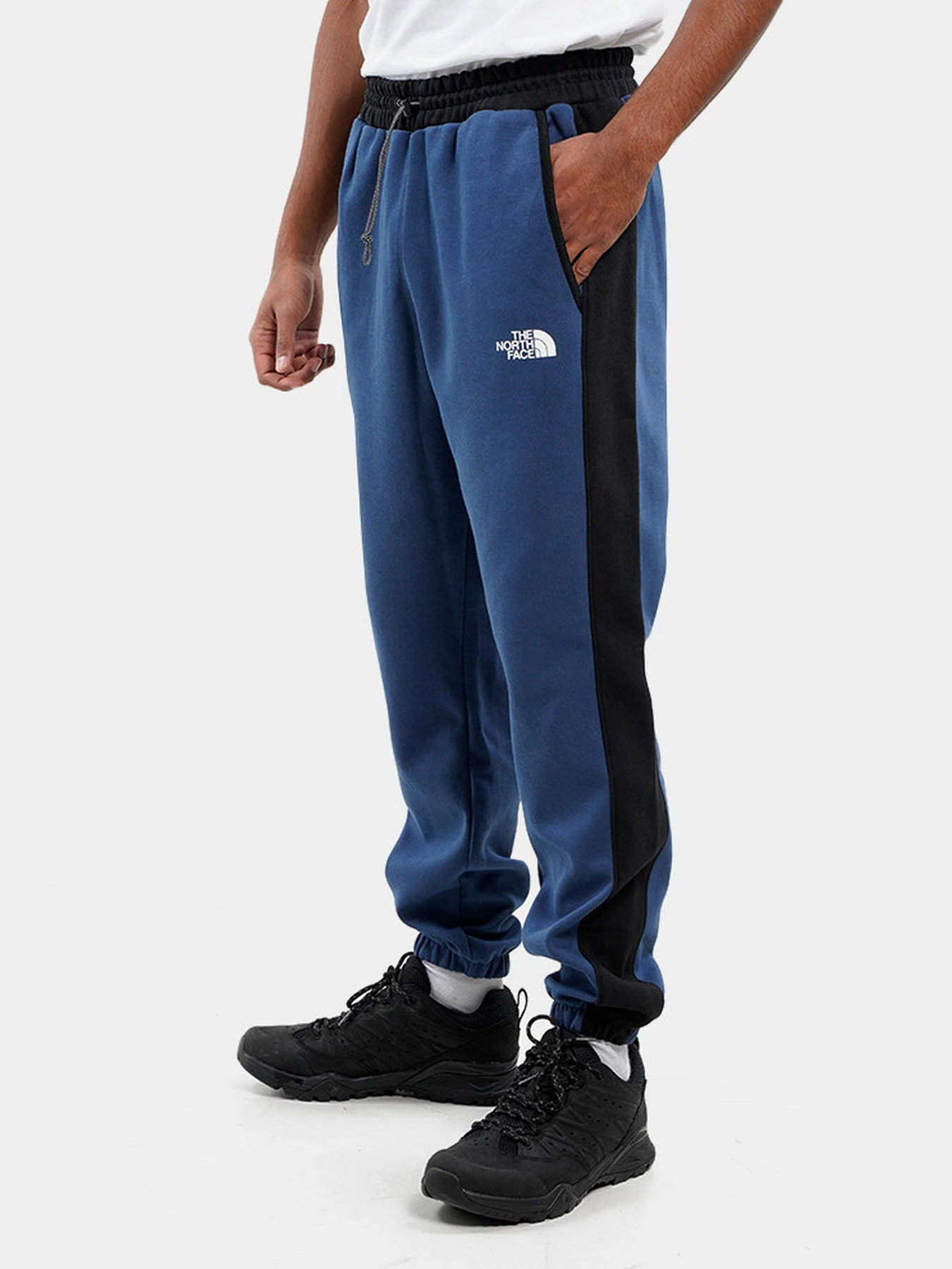Брюки The North Face Tech модель NF0A7UQ1HDC1 Брюки The North Face Tech модель NF0A7UQ1HDC1 Фото