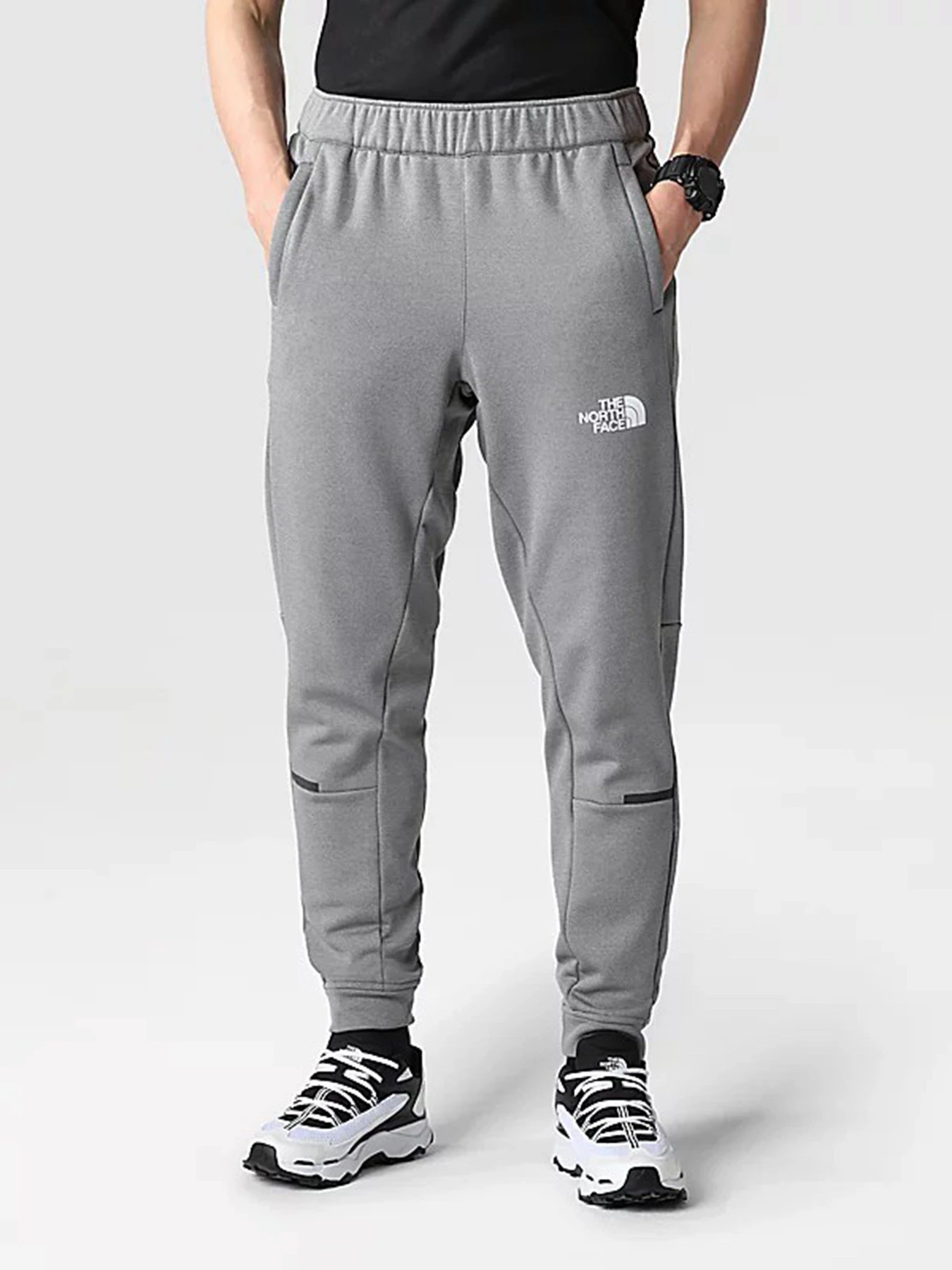 Брюки The North Face Mountain Athletics Wind модель NF0A7ZANDYY1 Брюки The North Face Mountain Athletics Wind модель NF0A7ZANDYY1 Фото