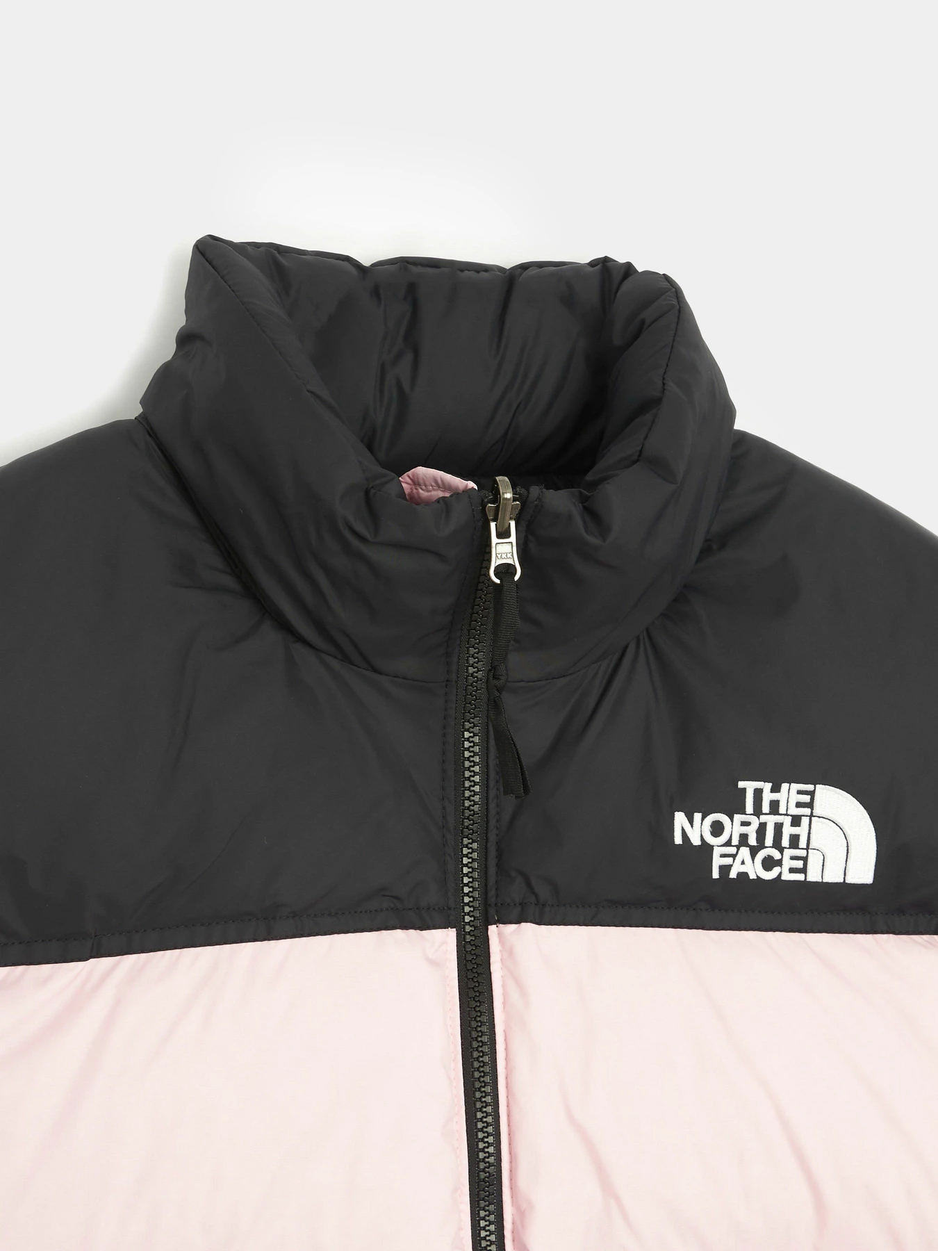 Куртки та дублянки The North Face Retro Nuptse 1996 модель NF0A3XEO6R01 Куртки та дублянки The North Face Retro Nuptse 1996 модель NF0A3XEO6R01 Фото