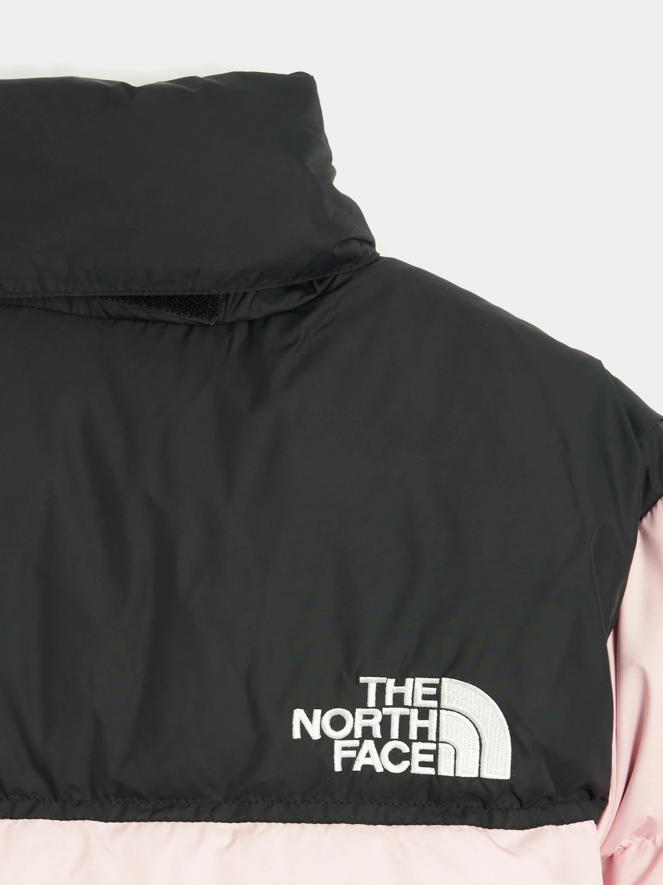 Куртки та дублянки The North Face Retro Nuptse 1996 модель NF0A3XEO6R01 Куртки та дублянки The North Face Retro Nuptse 1996 модель NF0A3XEO6R01 Фото