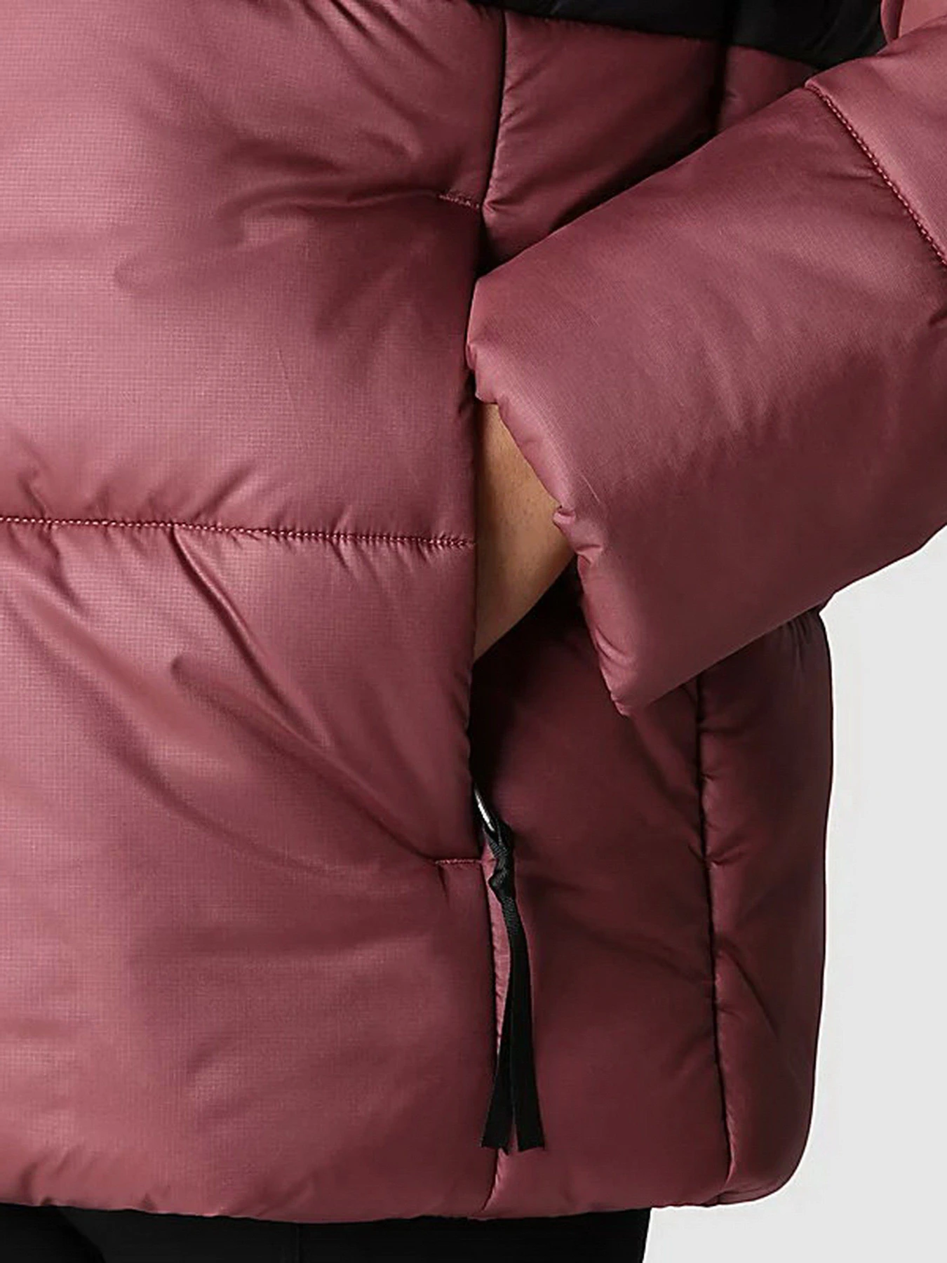 Куртки и дубленки The North Face Saikuru модель NF0A4WAP6R41 Куртки и дубленки The North Face Saikuru модель NF0A4WAP6R41 Фото