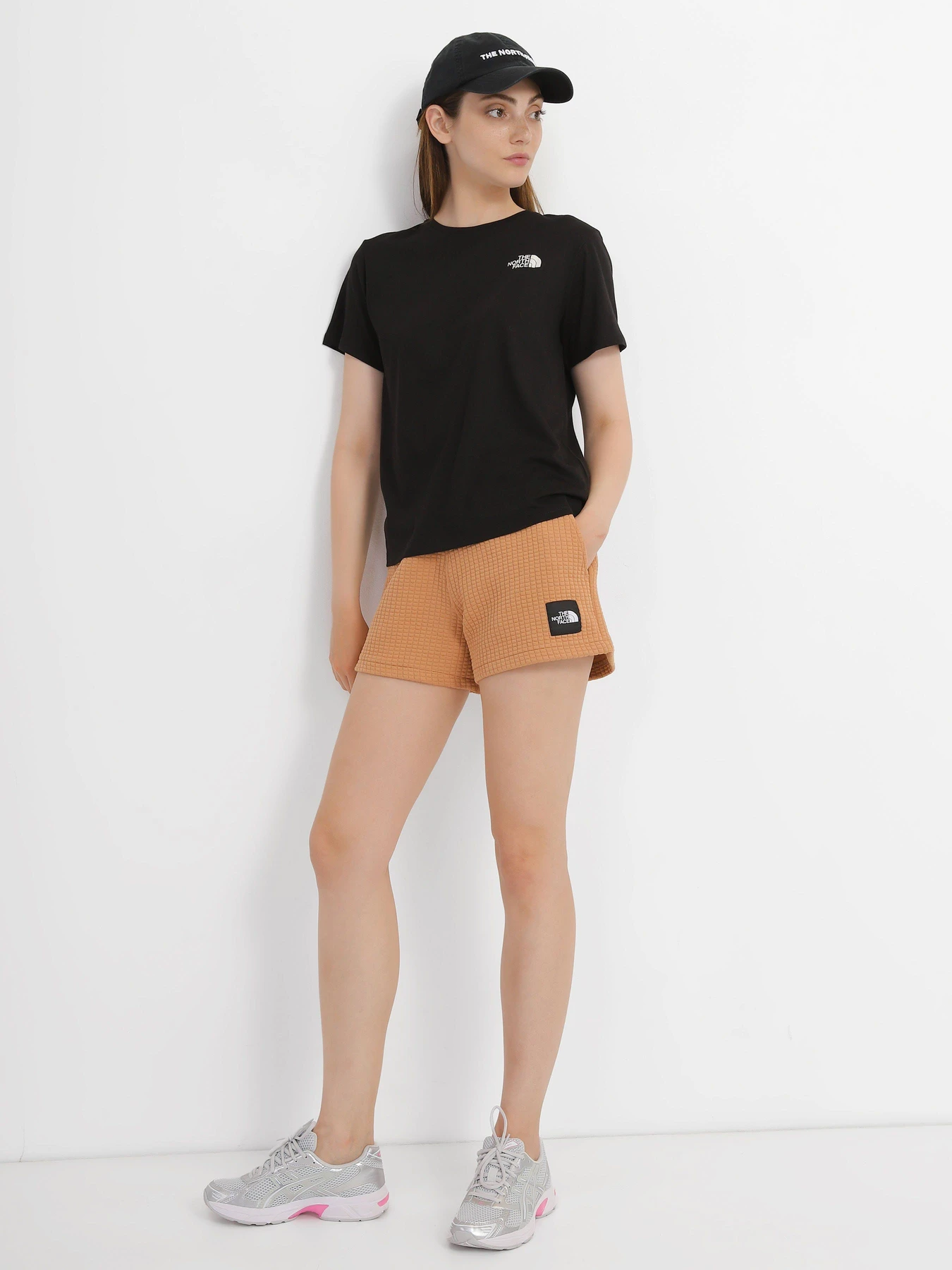 Шорти The North Face Mhysa модель NF0A7R25N151 Шорти The North Face Mhysa модель NF0A7R25N151 Фото